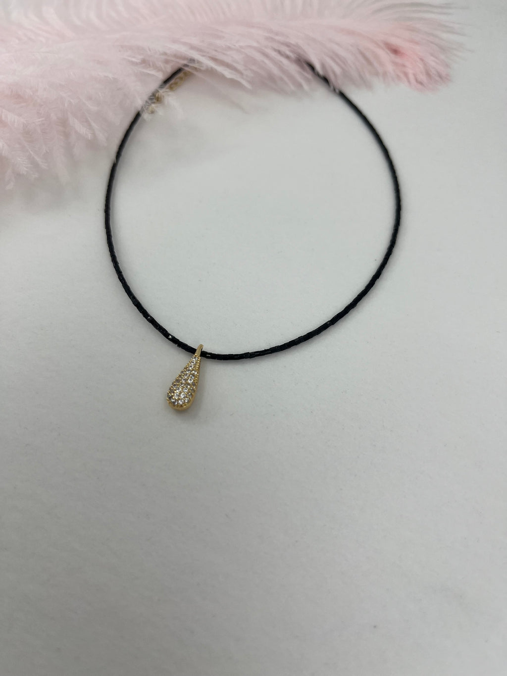 Beaded choker with zirconia teardrop pendants: 18K Gold Plated