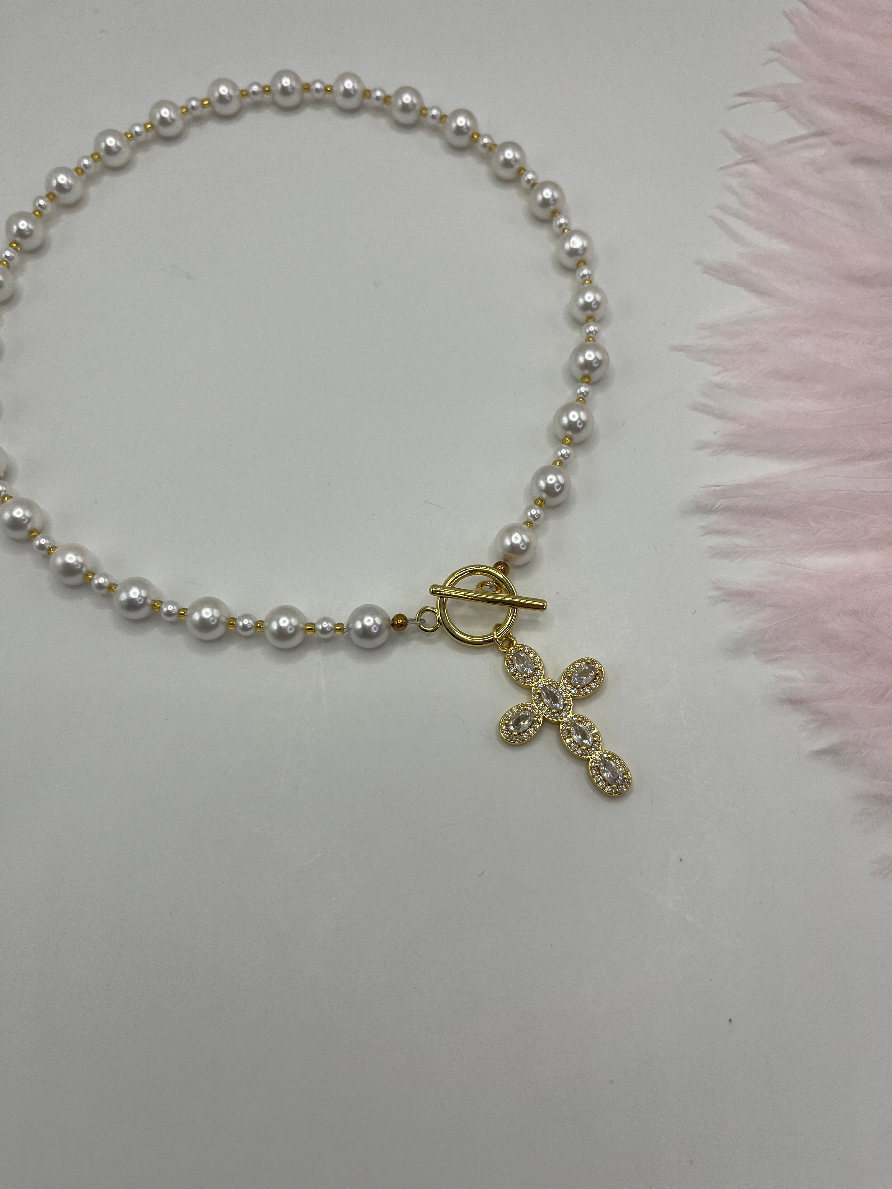 Shell Pearl Choker Necklace with Cross pendant: 18K Gold Plated