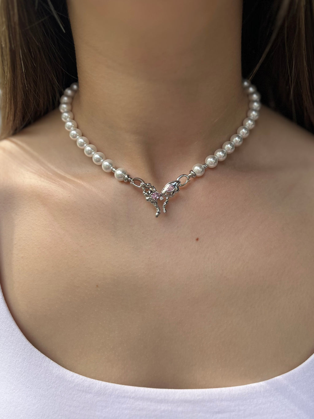 Shell Pearl Necklace with butterfly Clasp