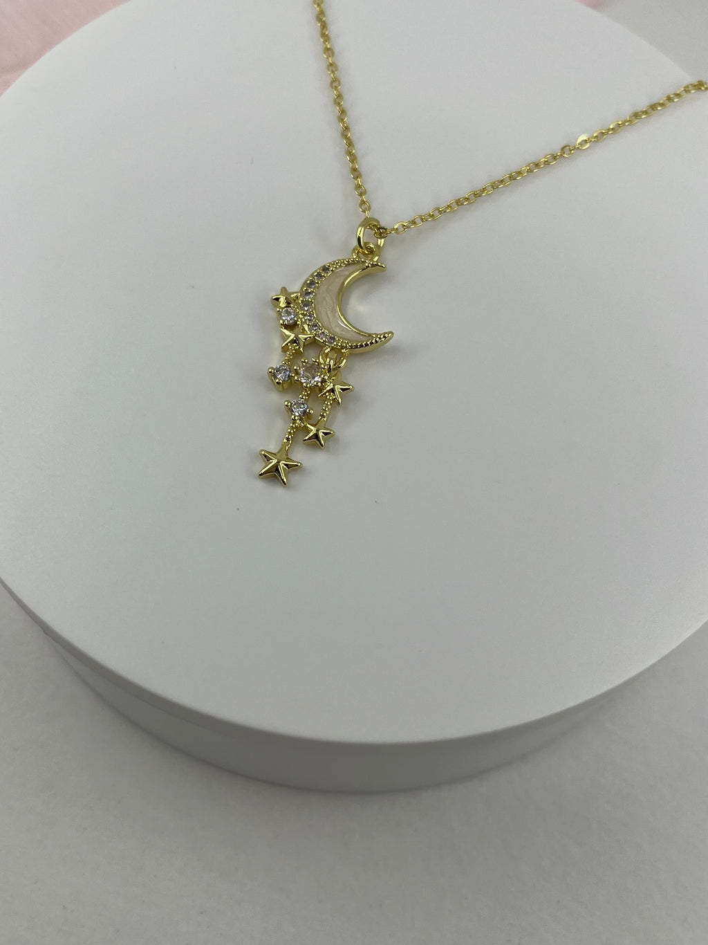 Choker necklace with zirconia moon star pendants: 18K Gold Plated