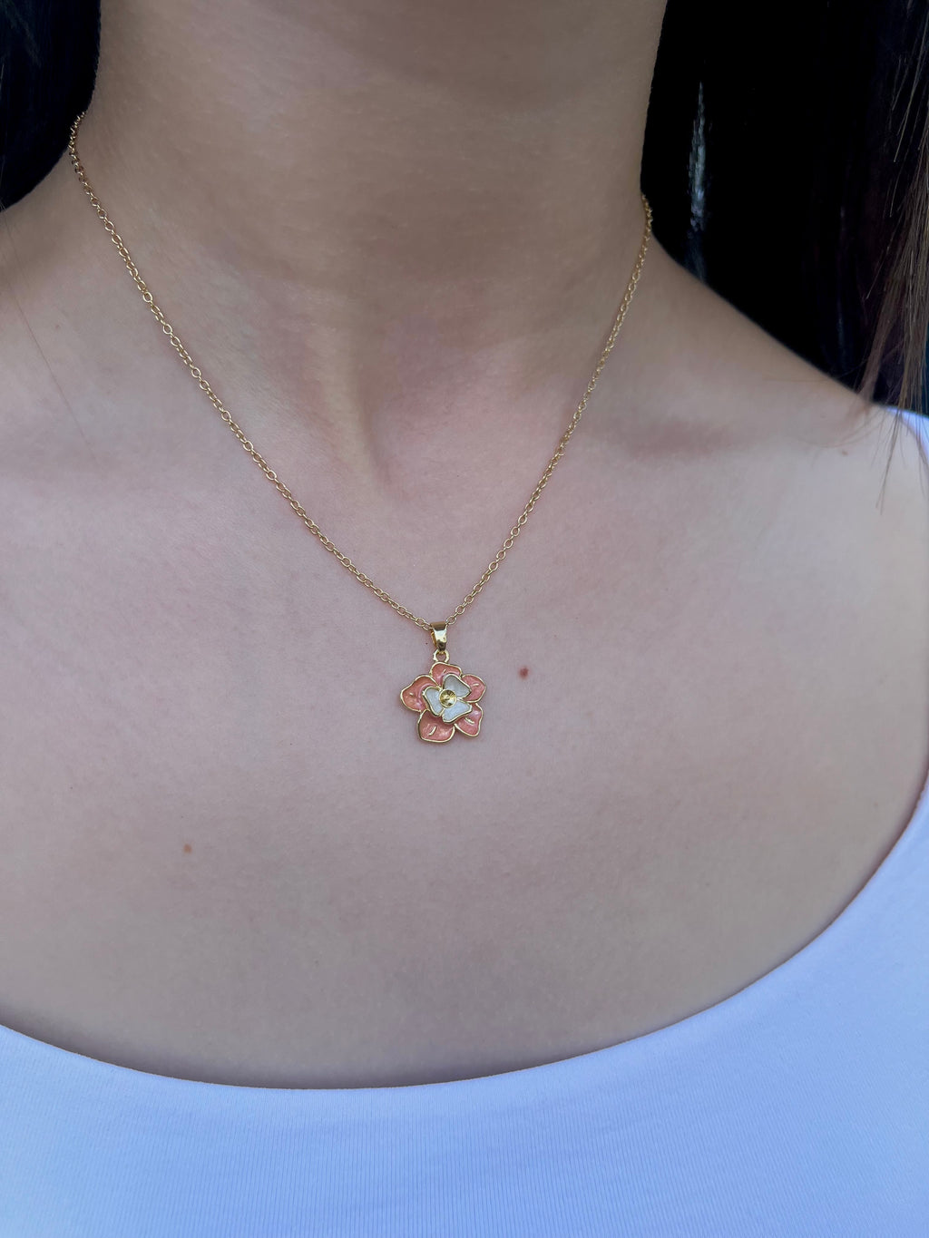 18K Gold Flower Enamel Pendant Necklace
