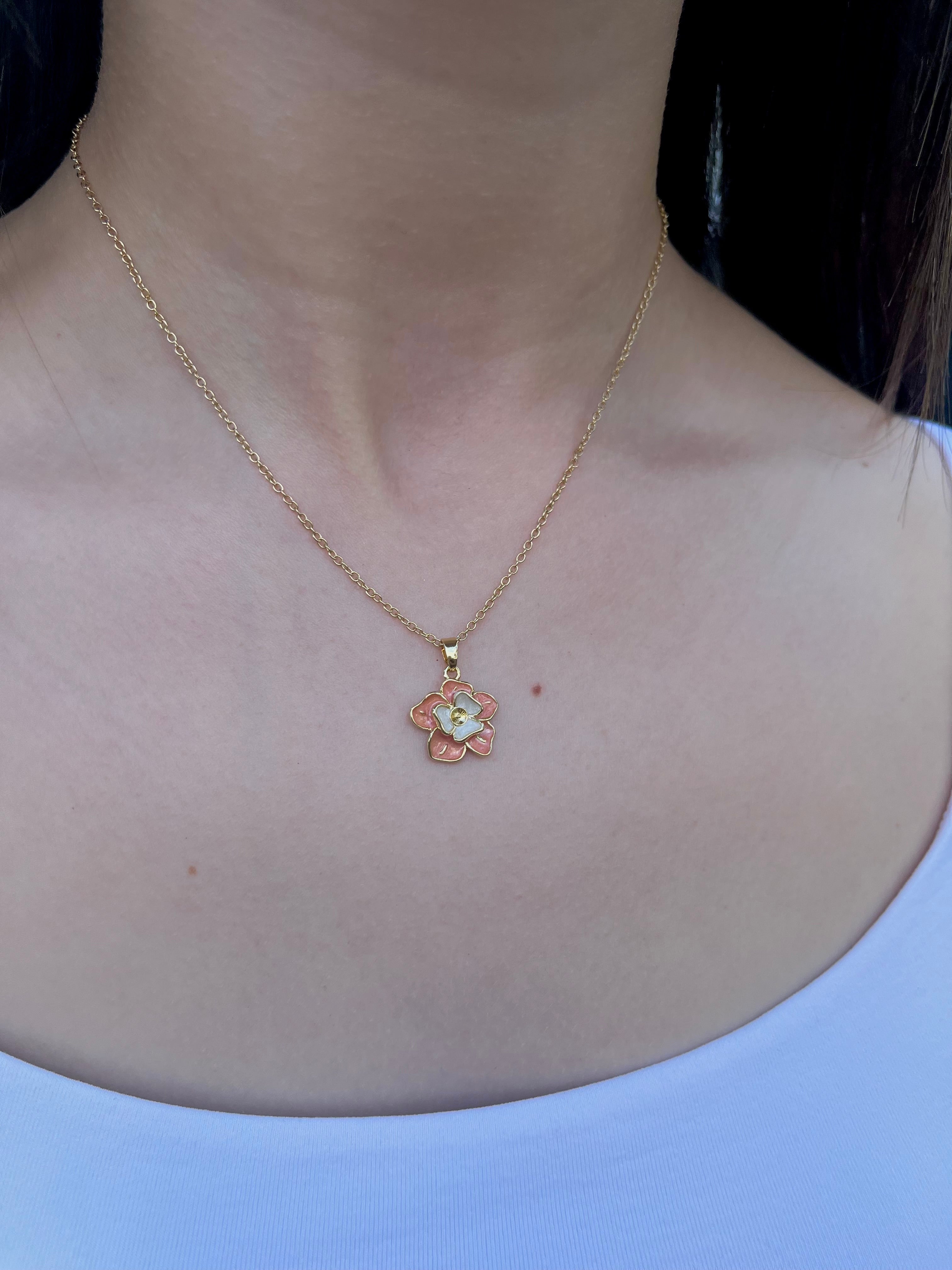 18K Gold Flower Enamel Pendant Necklace