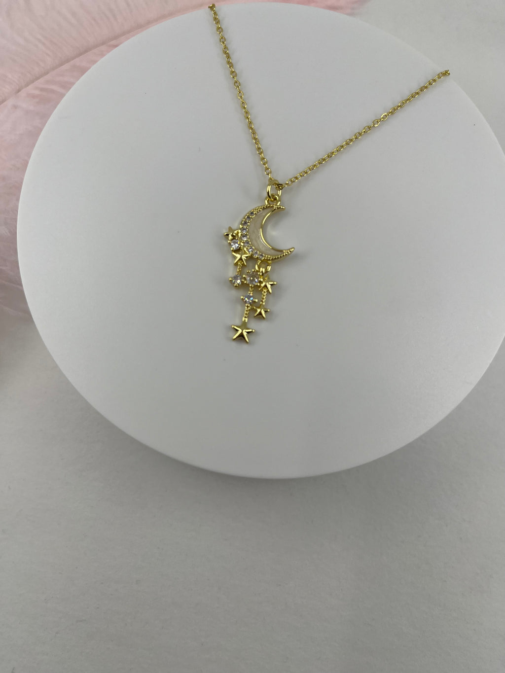 Choker necklace with zirconia moon star pendants: 18K Gold Plated