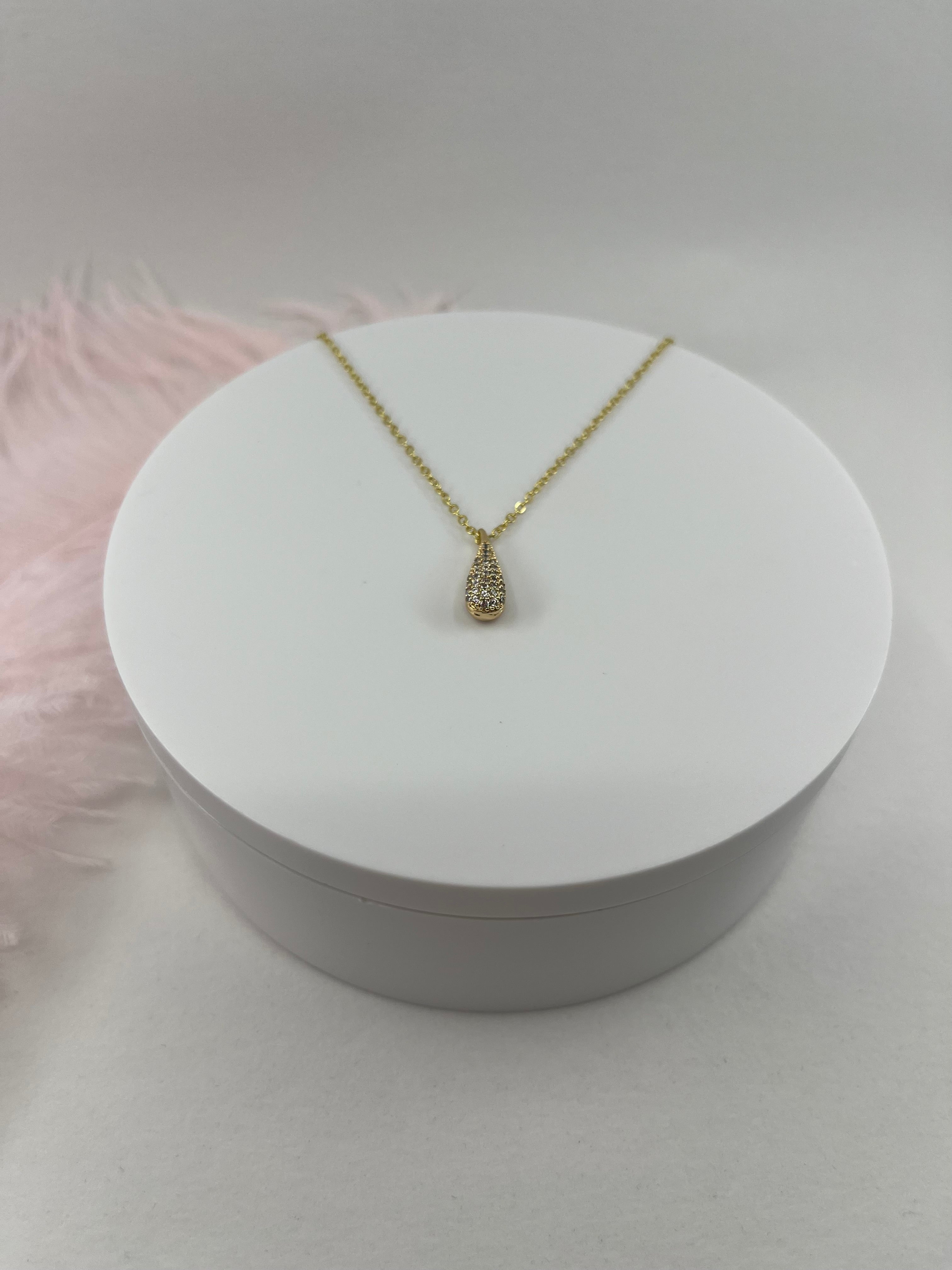 Choker necklace with zirconia teardrop pendants: 18K Gold Plated