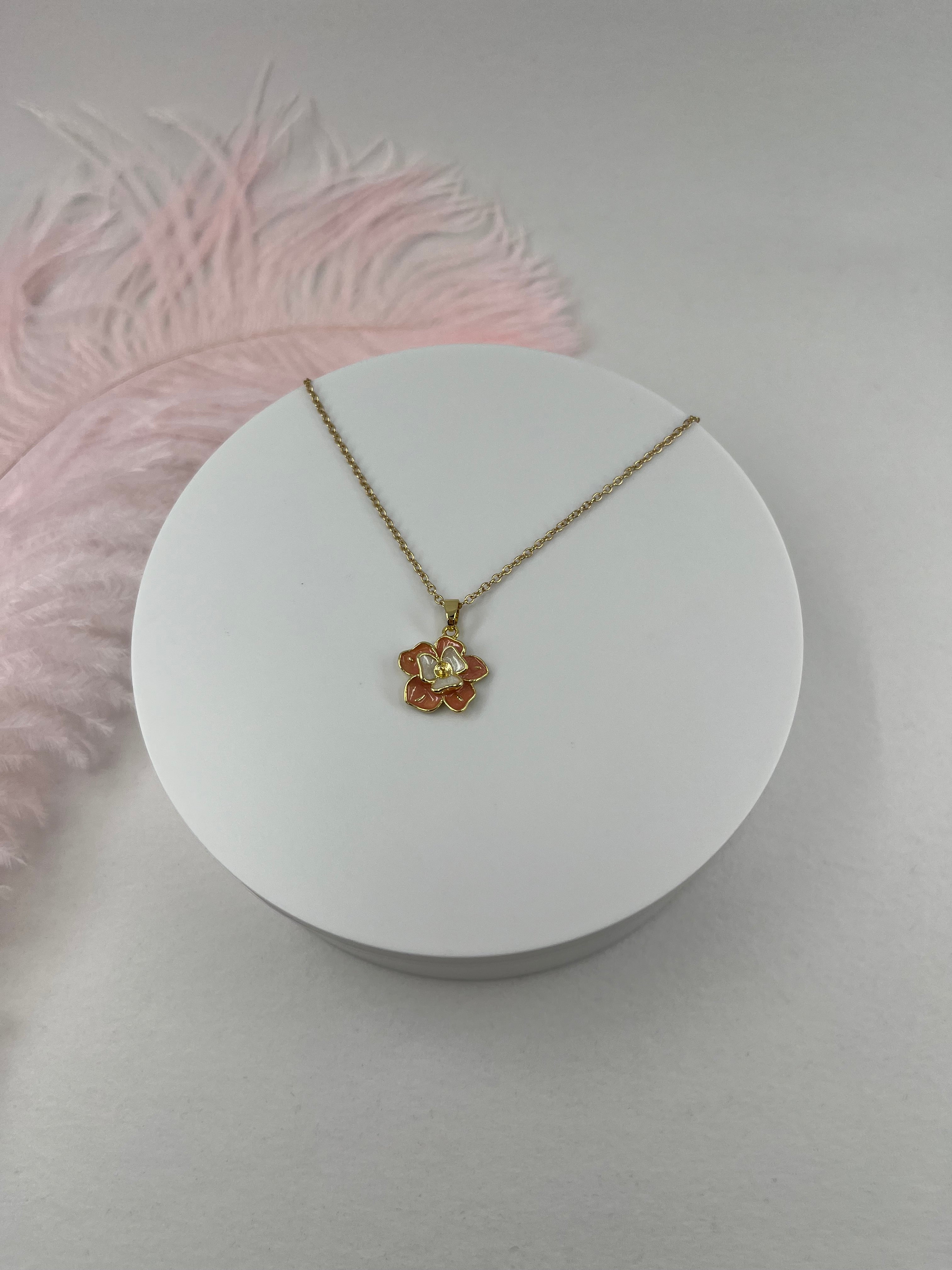 18K Gold Flower Enamel Pendant Necklace