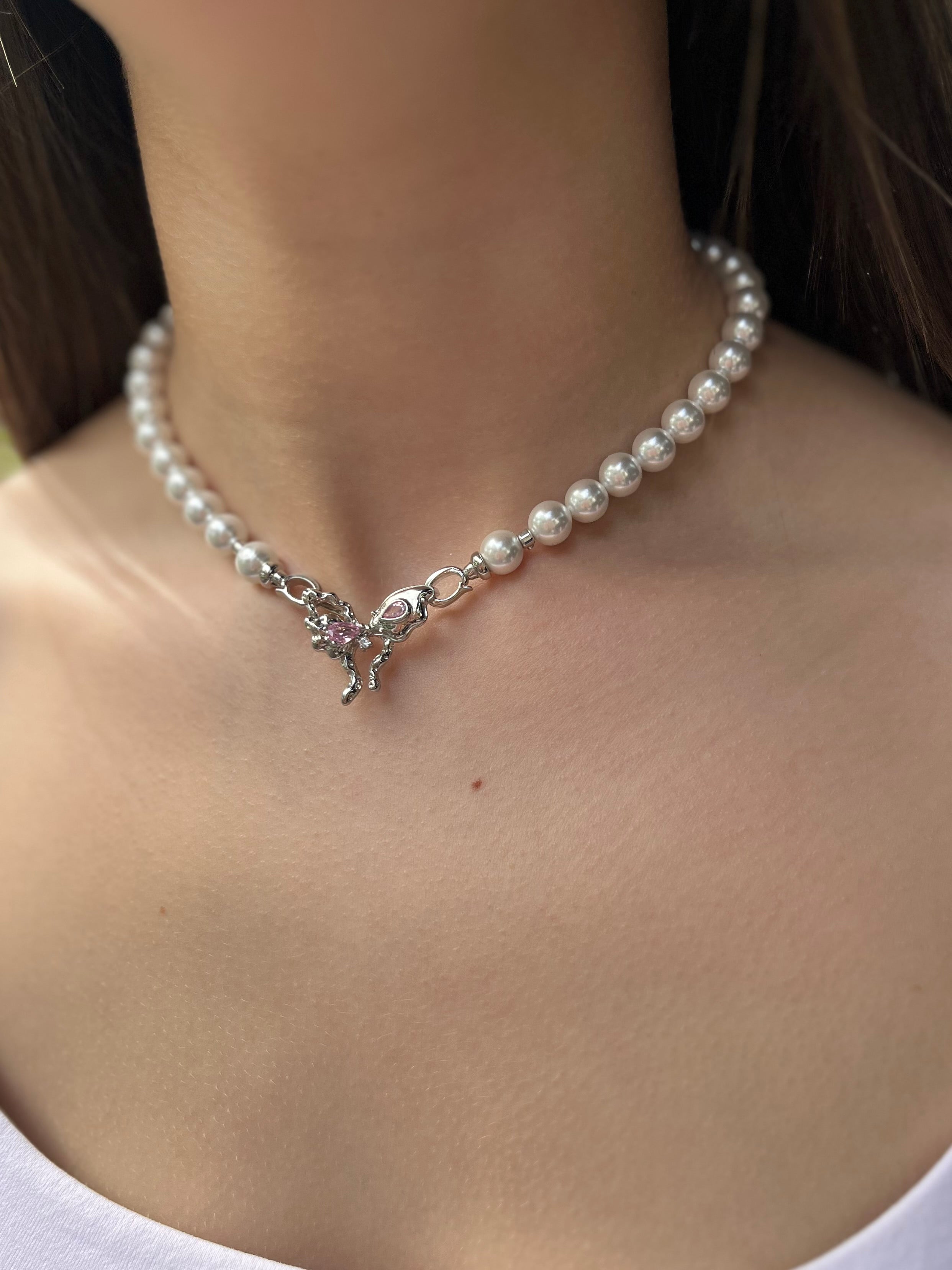 Shell Pearl Necklace with butterfly Clasp