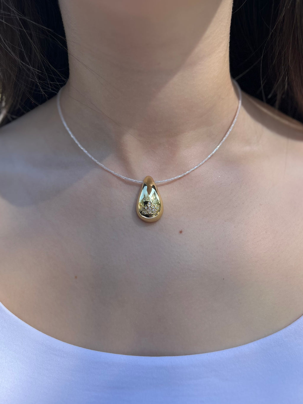 Beaded choker with gold teardrop crown pendants: 18K Gold Plated