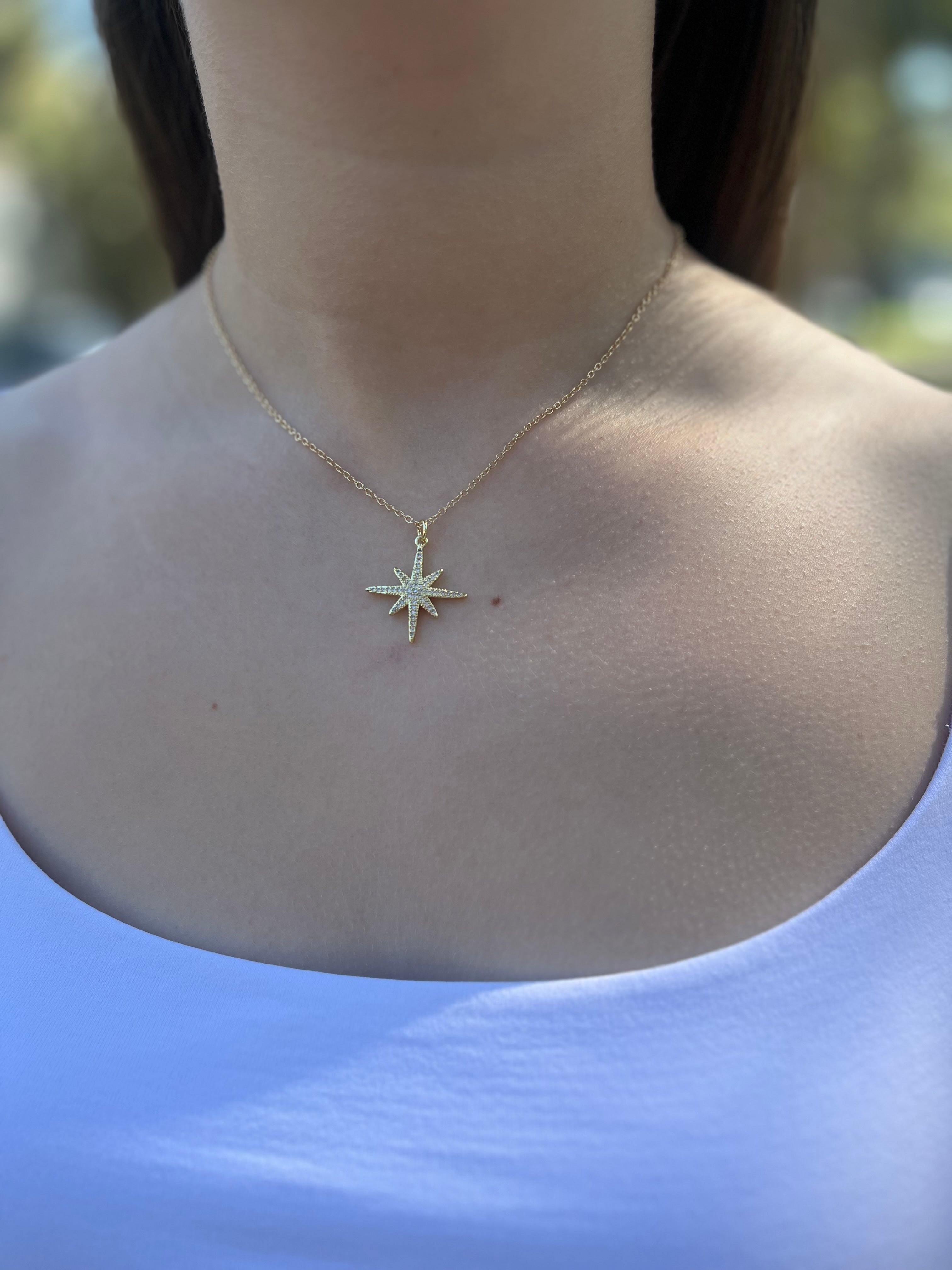 Choker necklace with zirconia star pendants: 18K Gold Plated