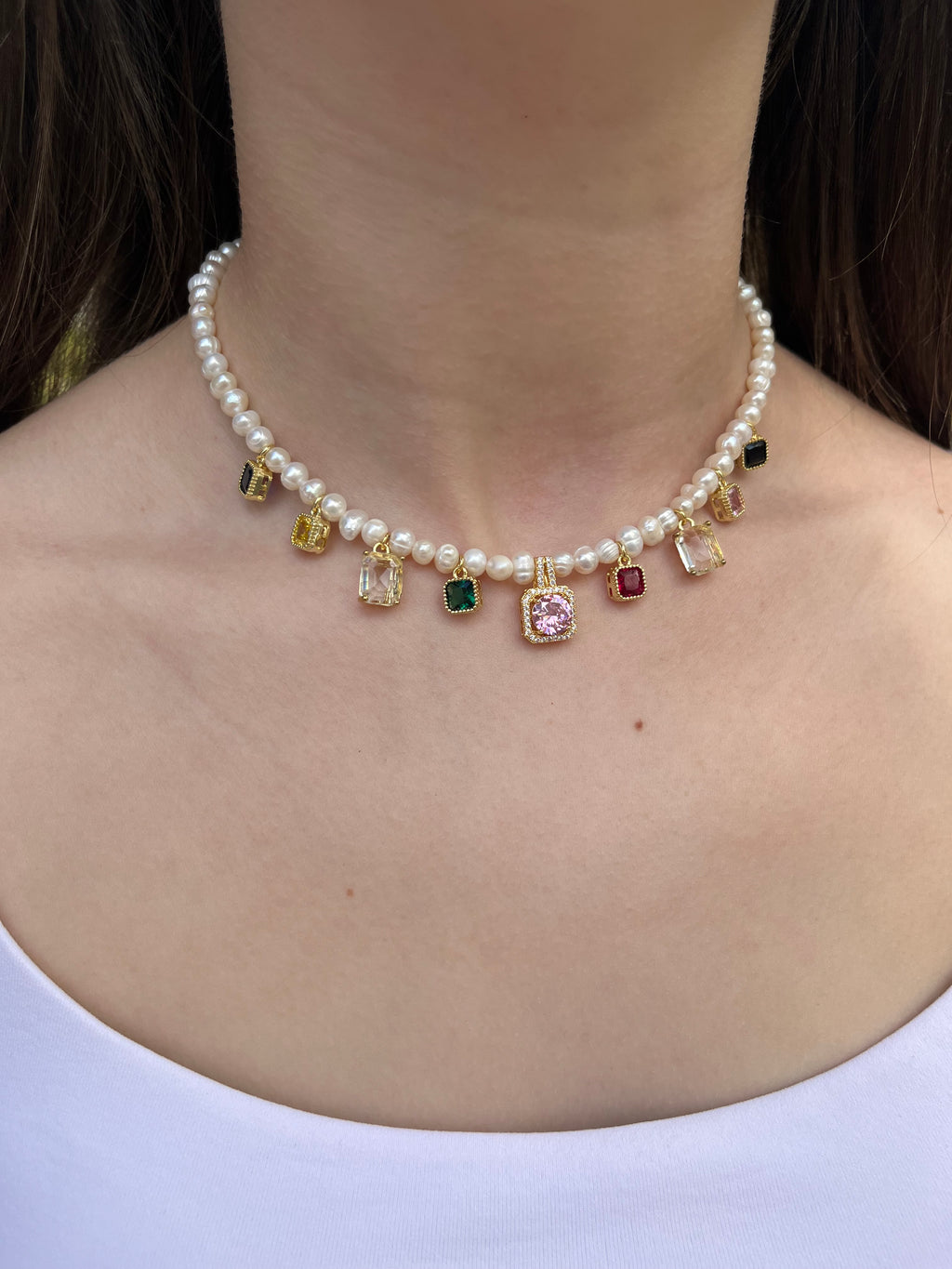 Pearl Necklace with zirconia pendants: 18K Gold Plated