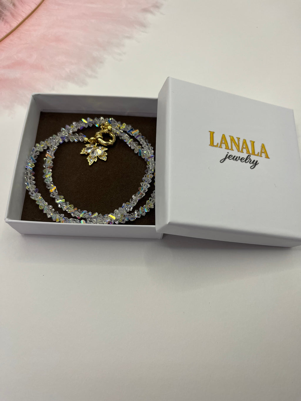 Crystal Glass Bead Choker: 18K Gold Pendant Maple Leaf