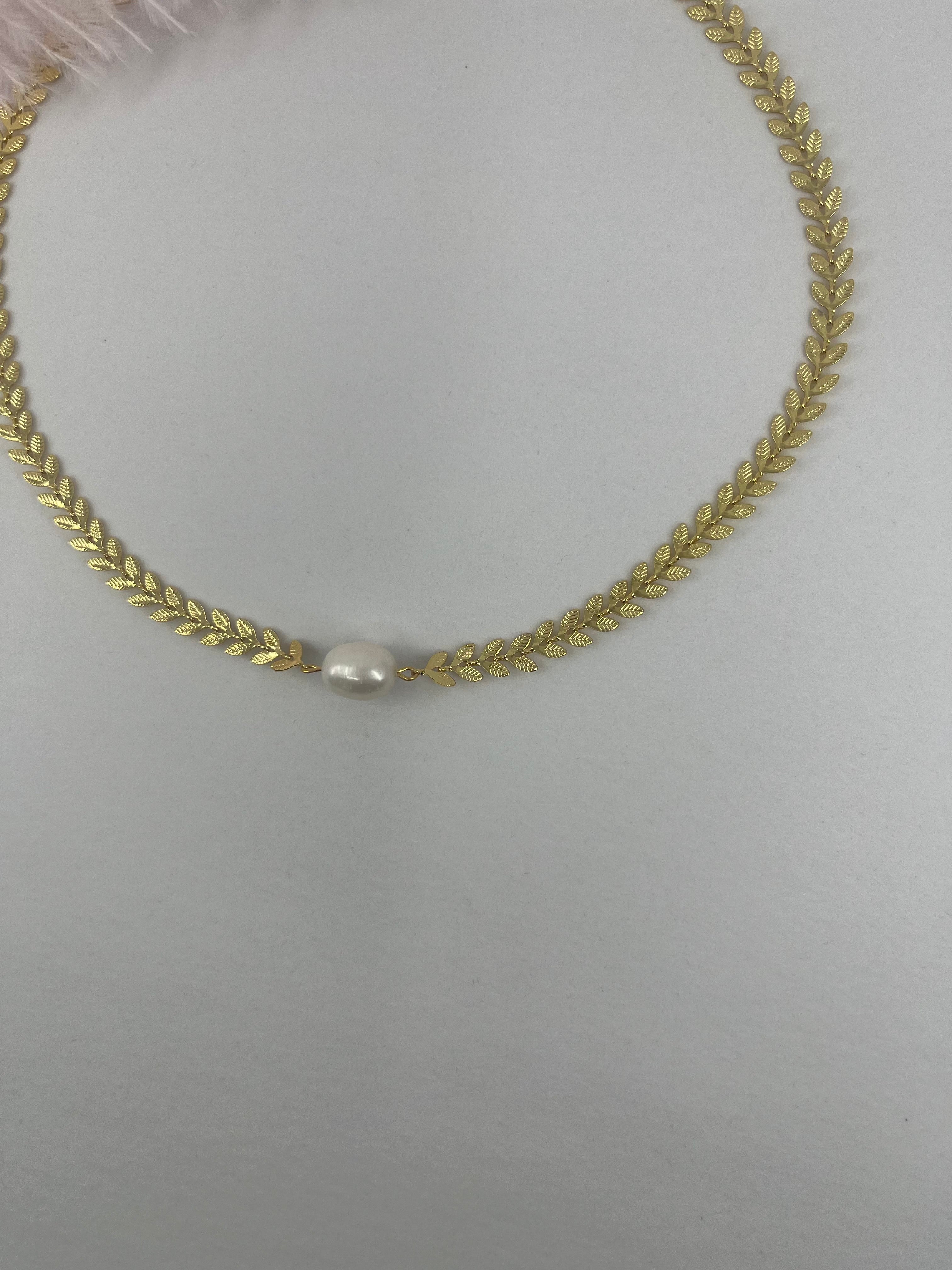 18K Gold Chain choker with natural pearl