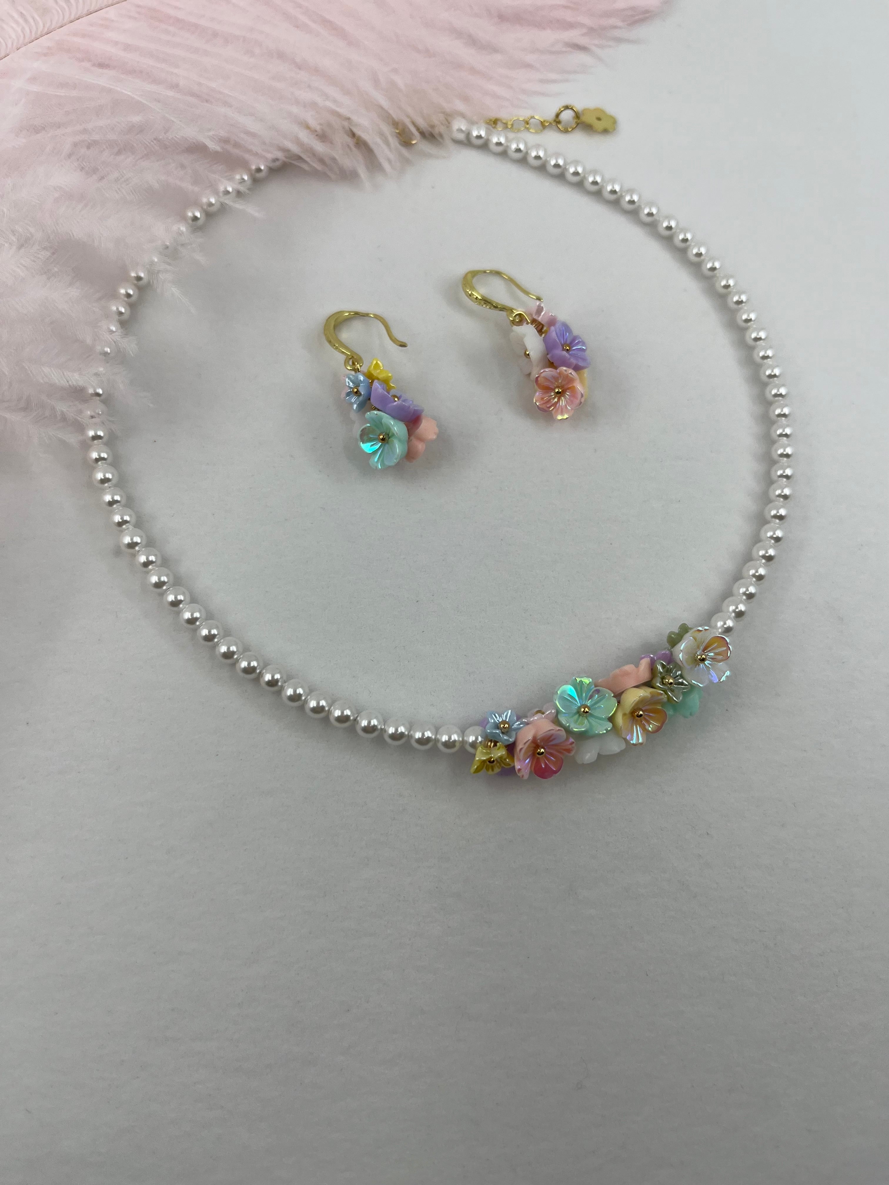 Pearl Flowers Choker Necklace with earrings : 18K Gold Plated