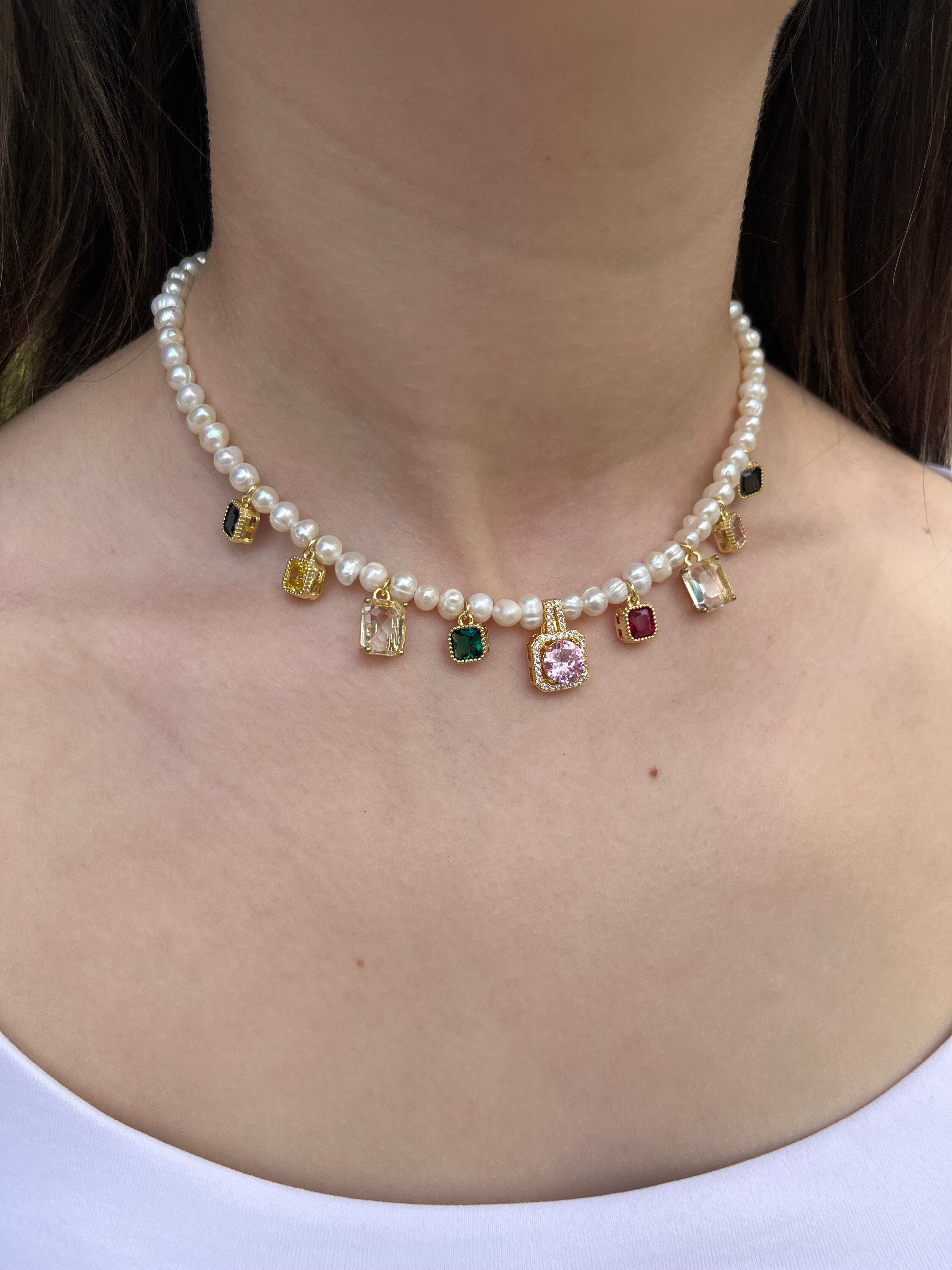 Pearl Necklace with zirconia pendants: 18K Gold Plated