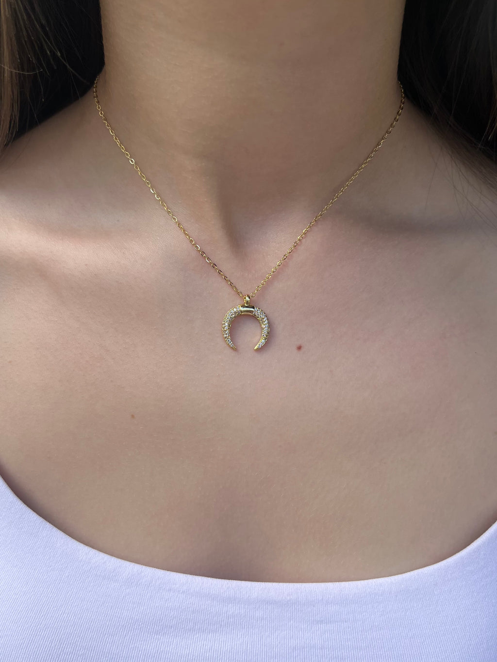 Choker necklace with zirconia moon pendants: 18K Gold Plated