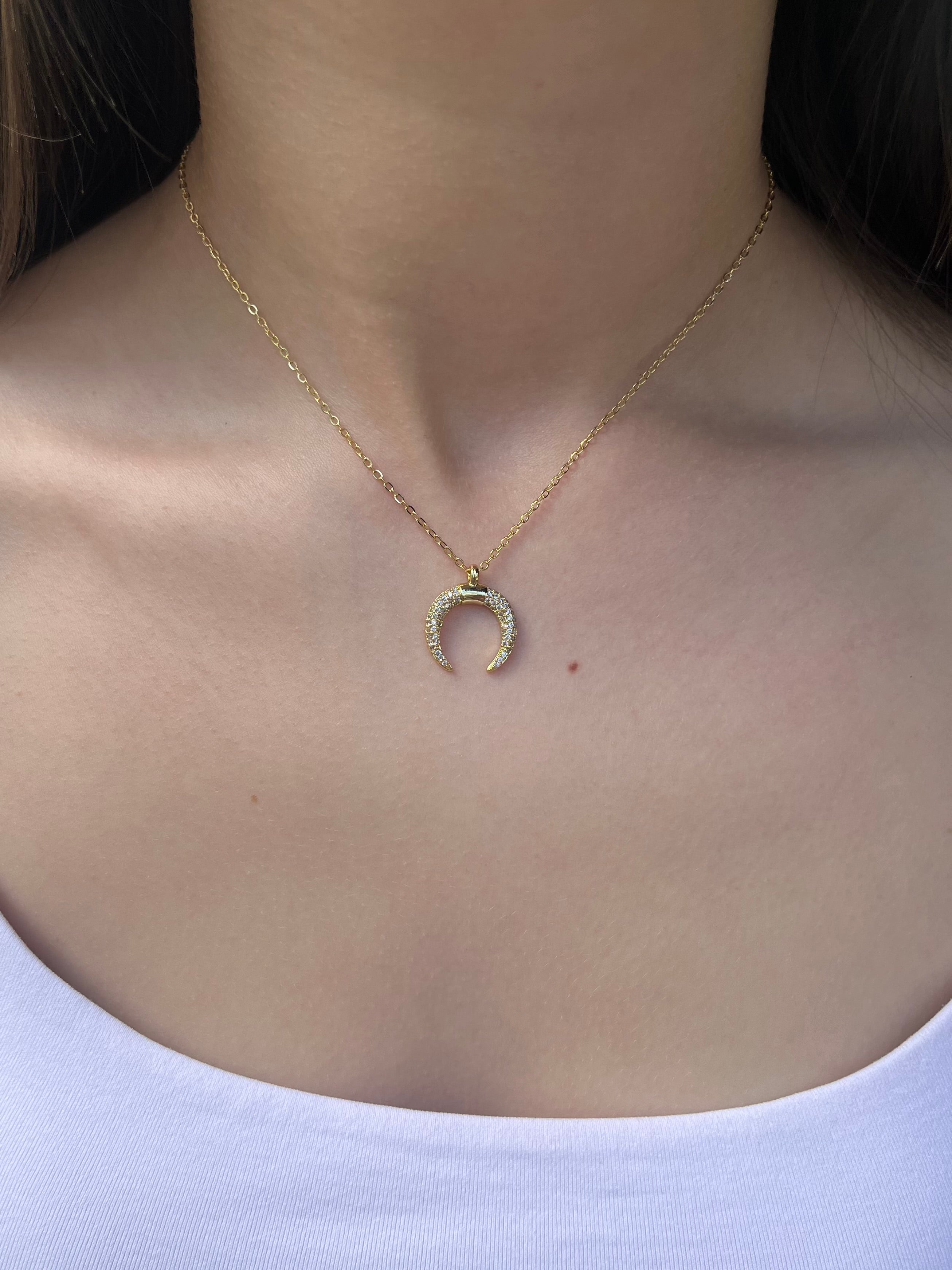 Choker necklace with zirconia moon pendants: 18K Gold Plated