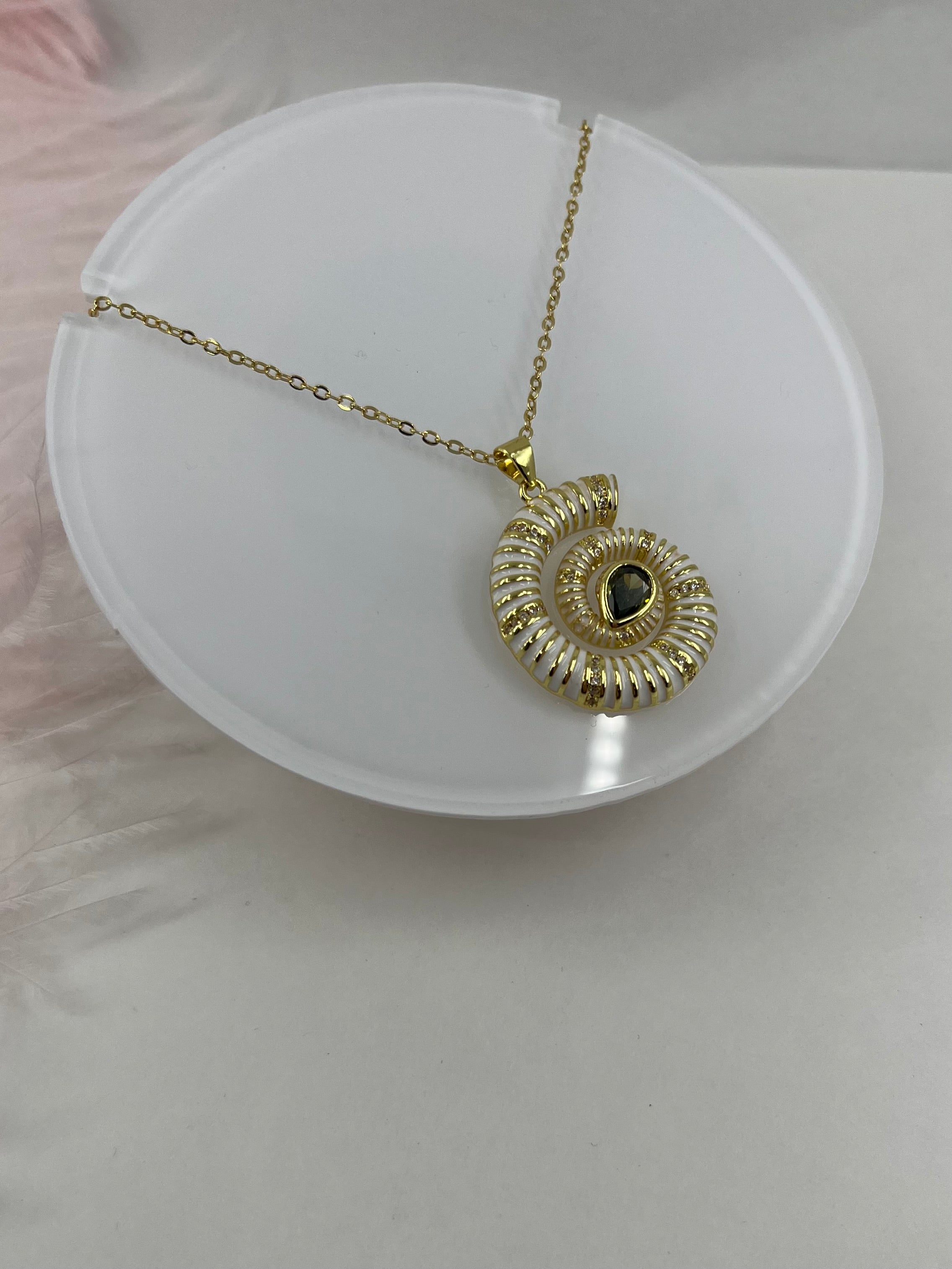 Necklace with 18K Gold shell conch pendant