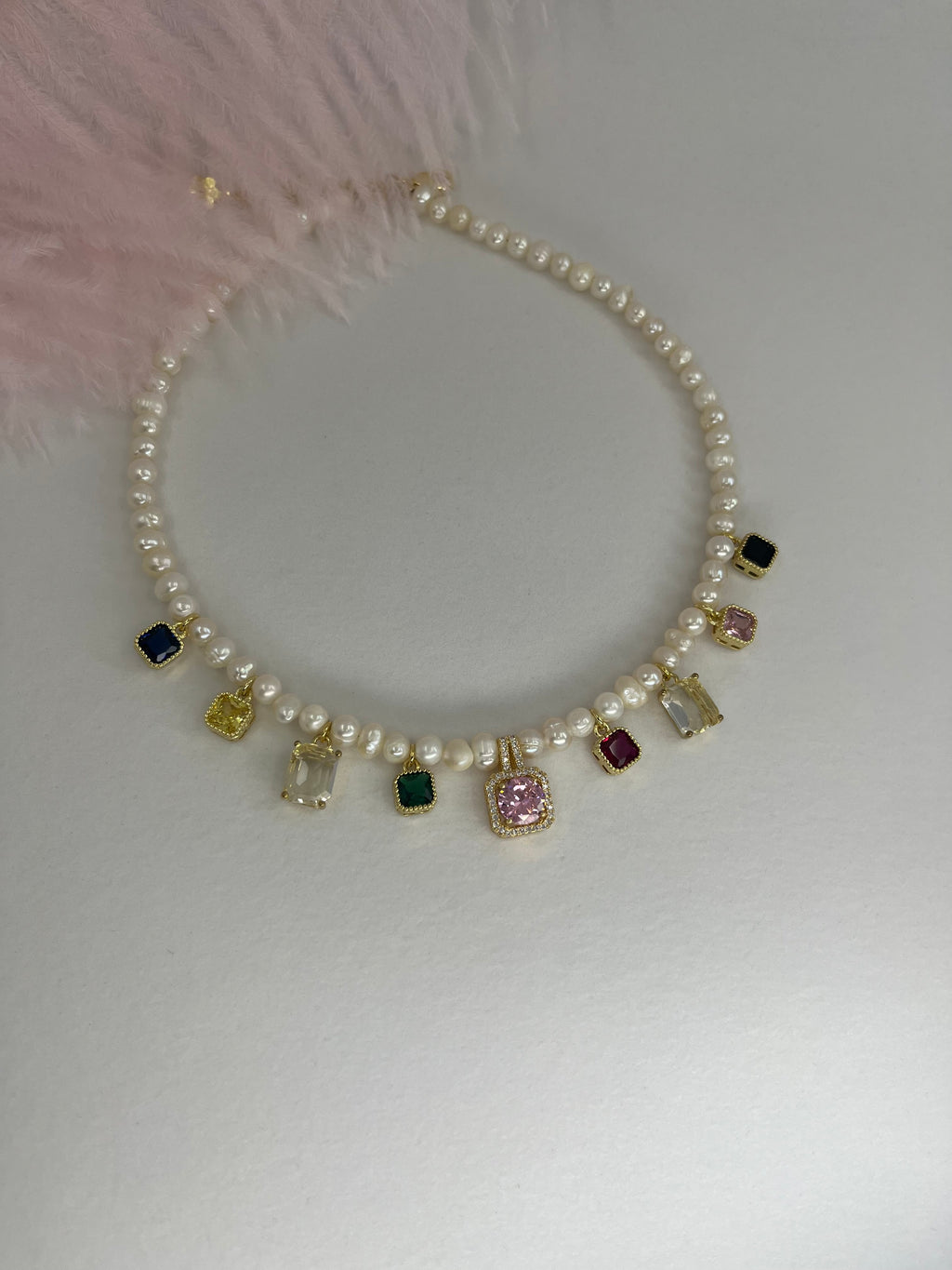 Pearl Necklace with zirconia pendants: 18K Gold Plated