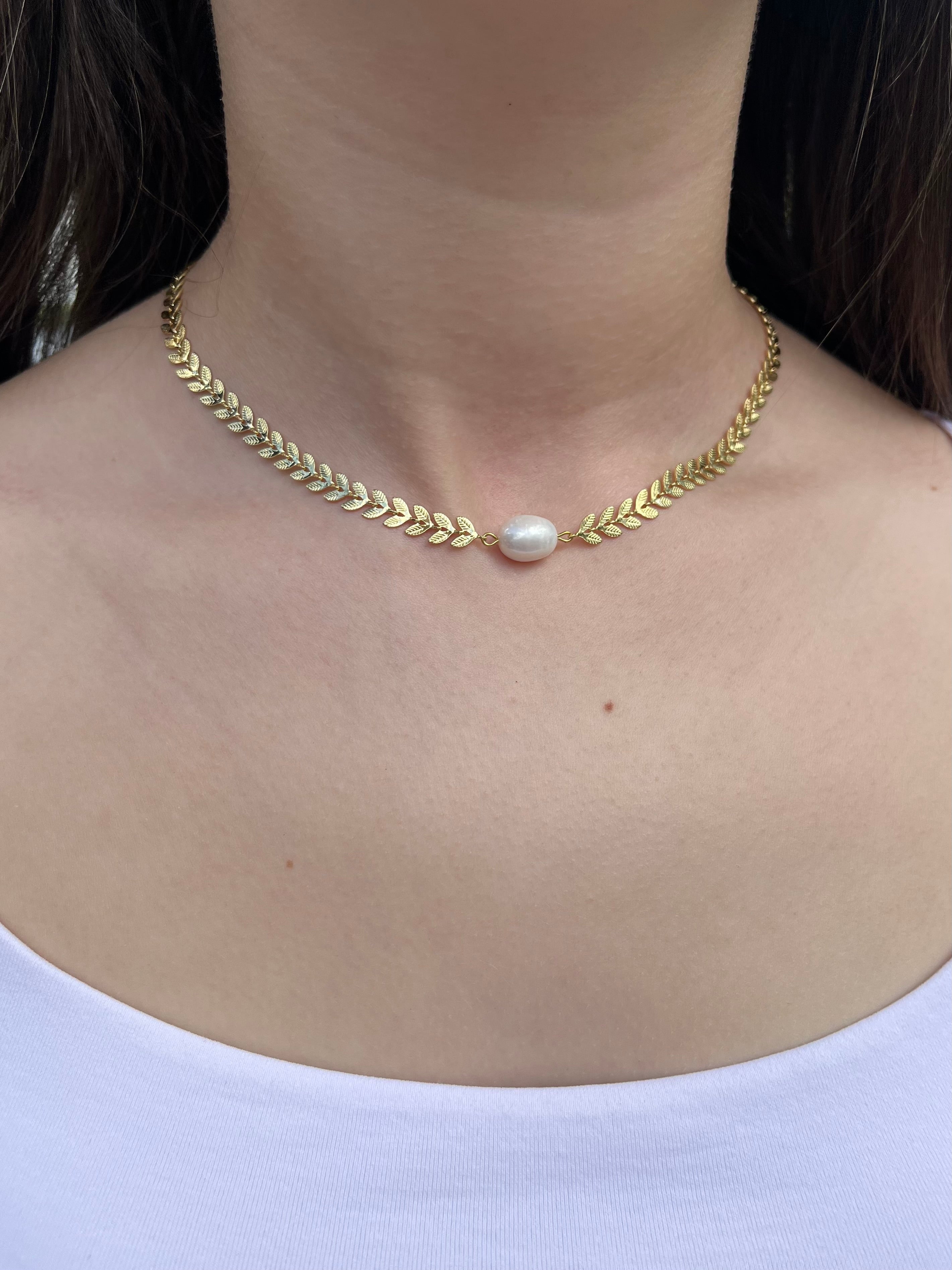 18K Gold Chain choker with natural pearl