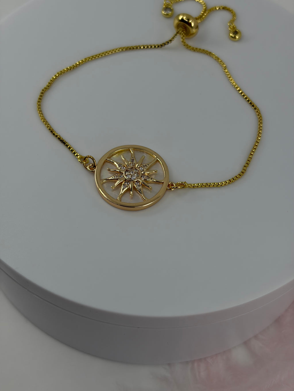 Sun bracelet with slider chain