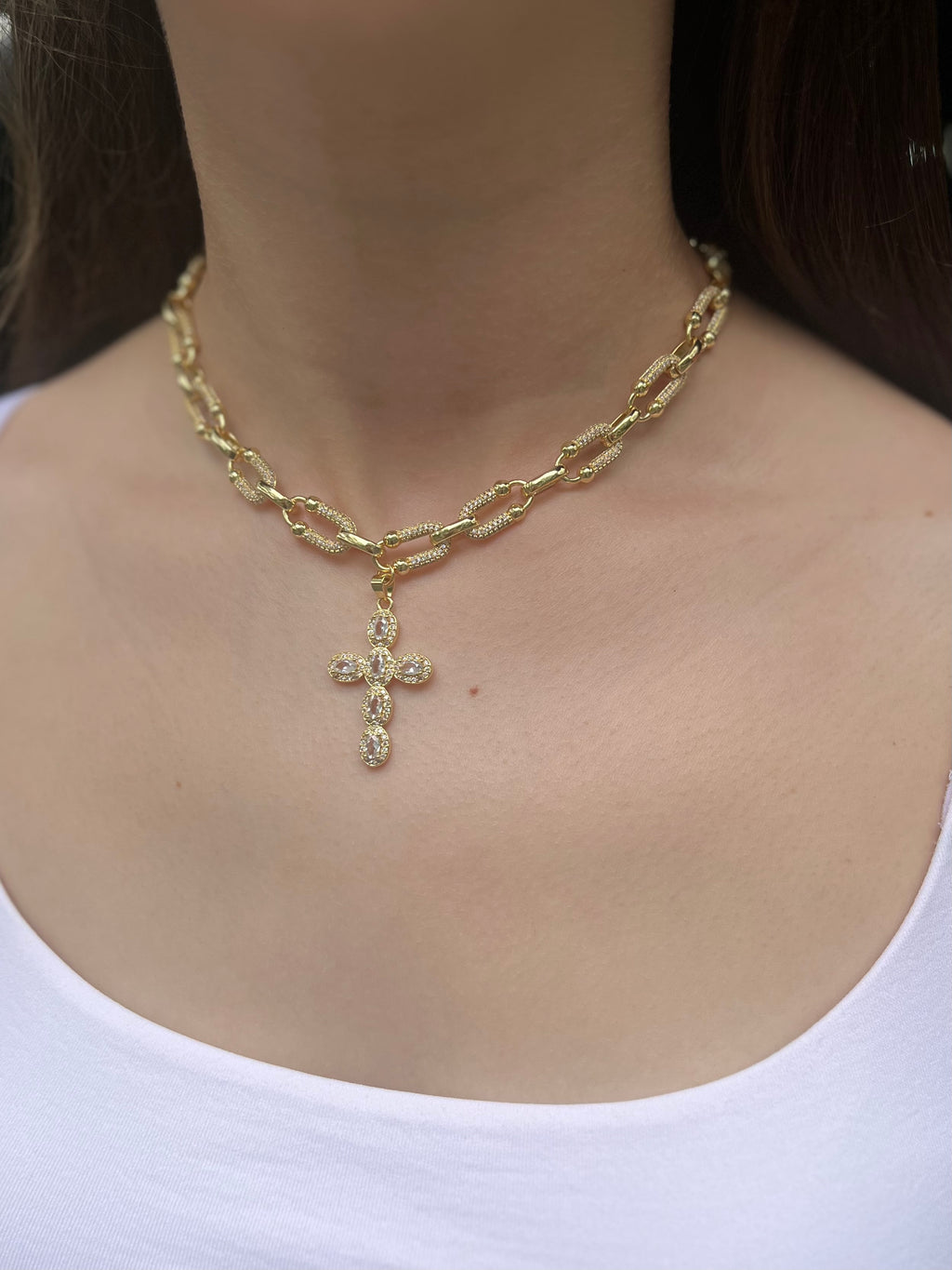 Zirconia chain necklace with cross pendant
