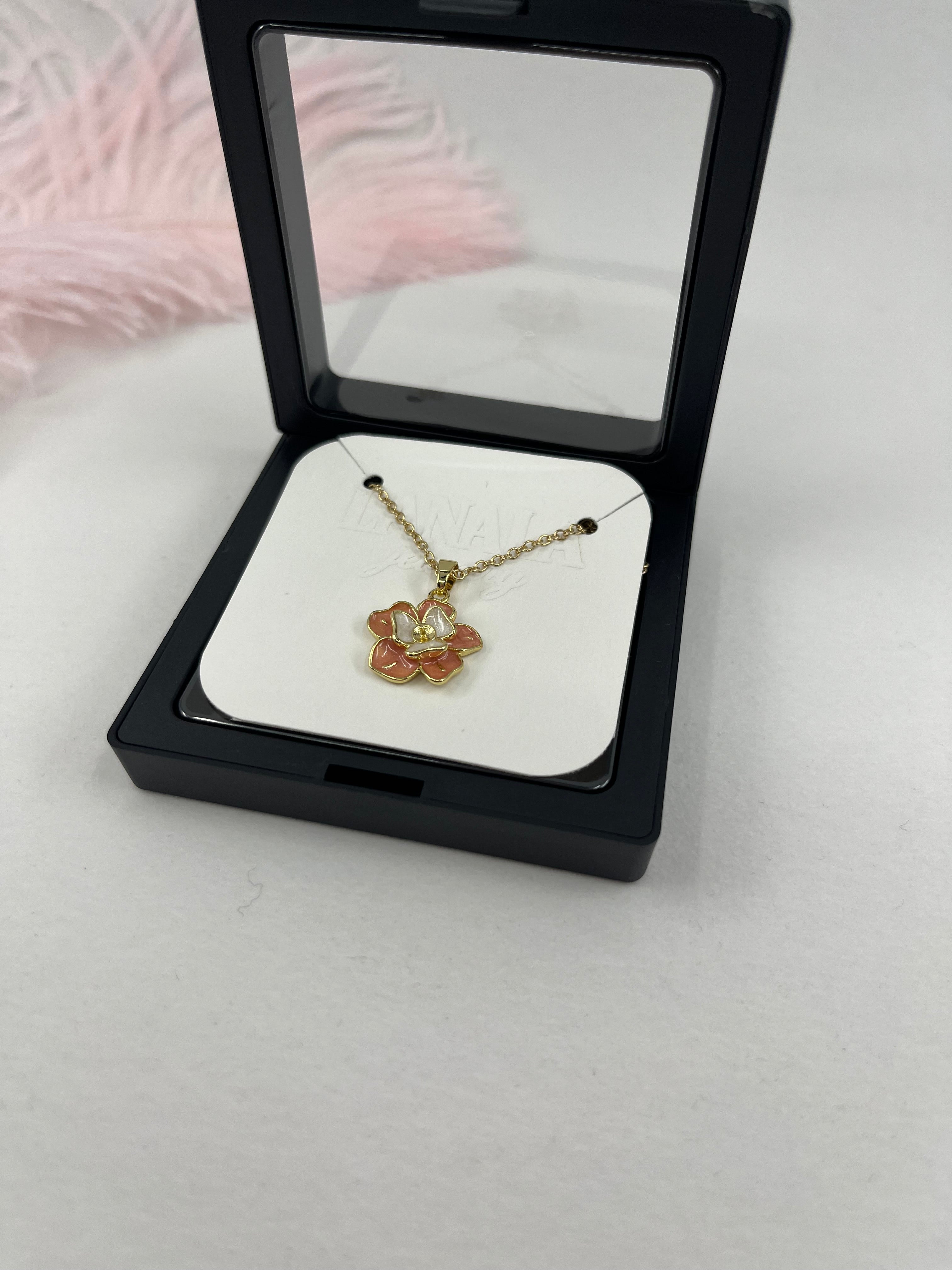 18K Gold Flower Enamel Pendant Necklace