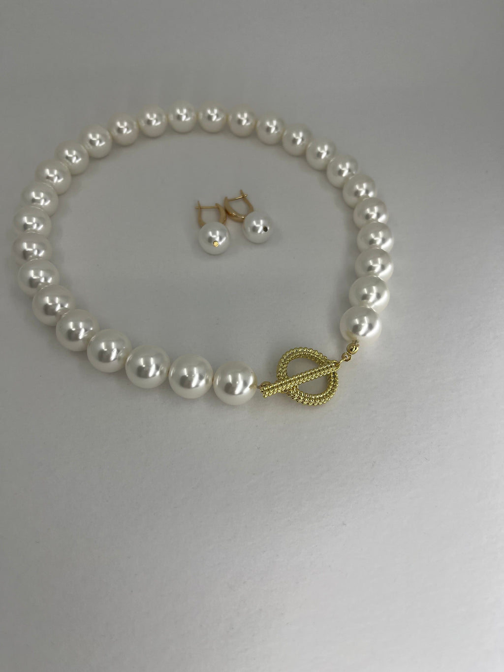 Shell Pearl Necklace and earrings, 18K Gold Plated Clasp