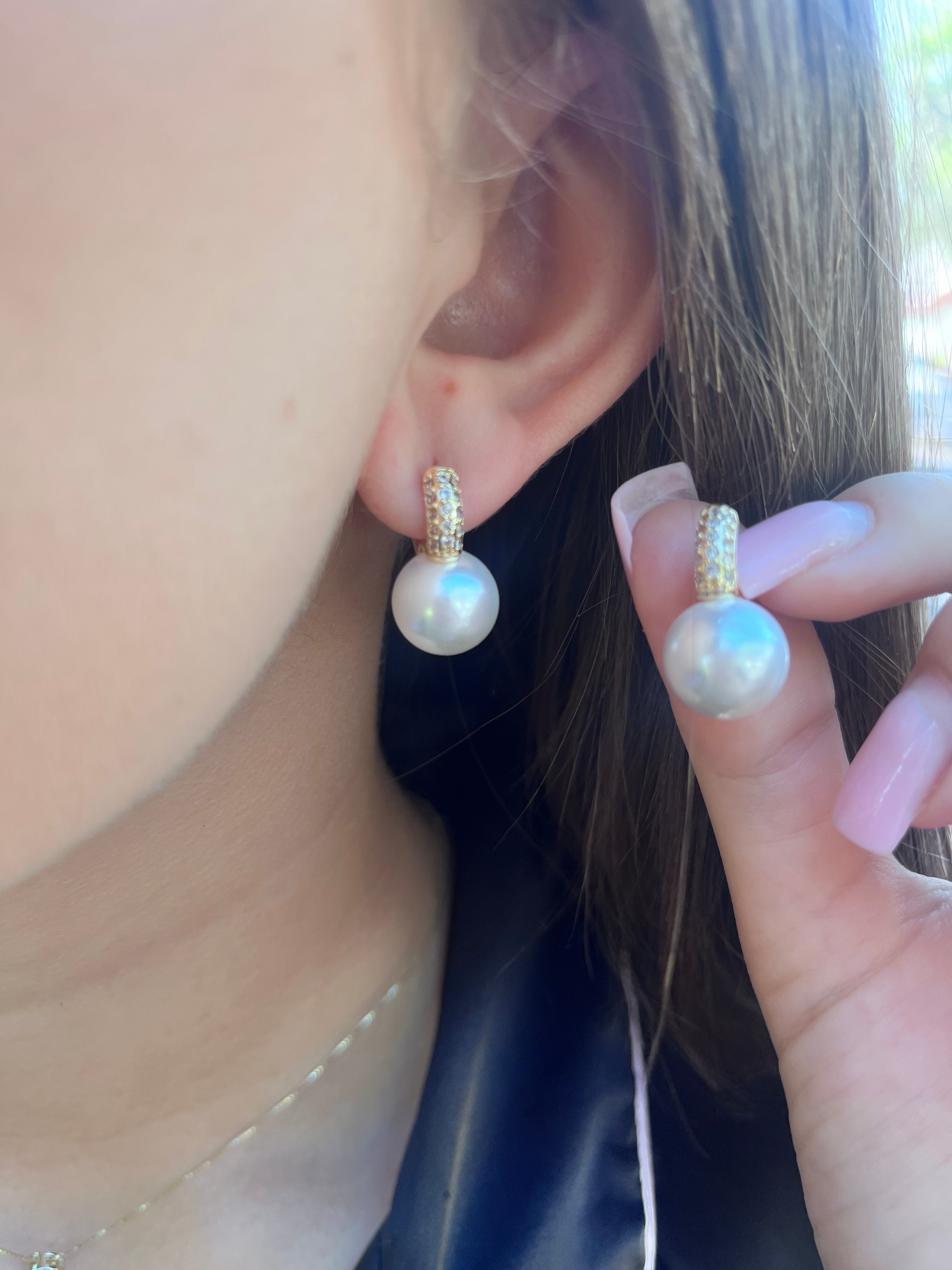 Natural Pearl Shell Gold Zirconia Earrings