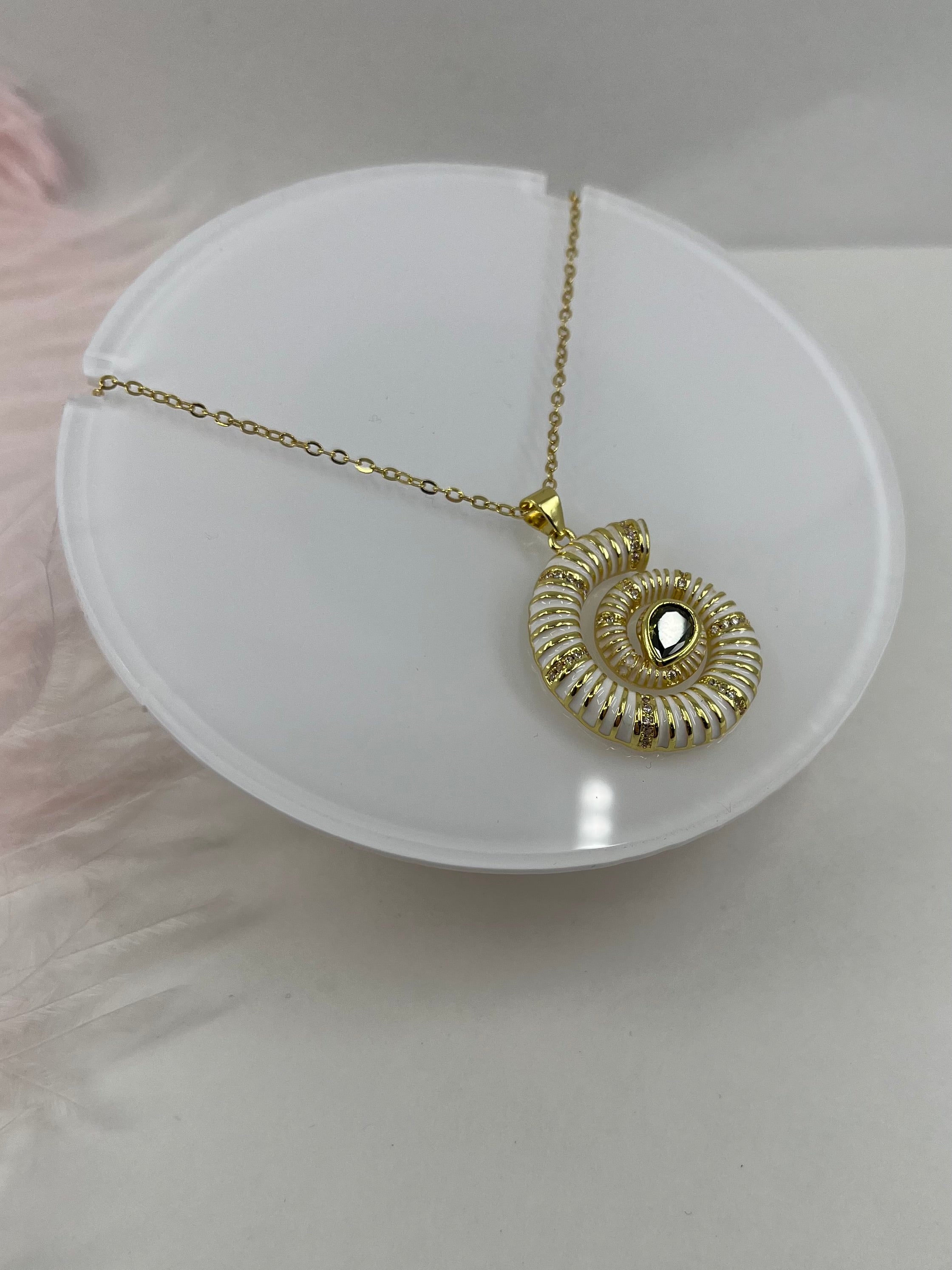 Necklace with 18K Gold shell conch pendant