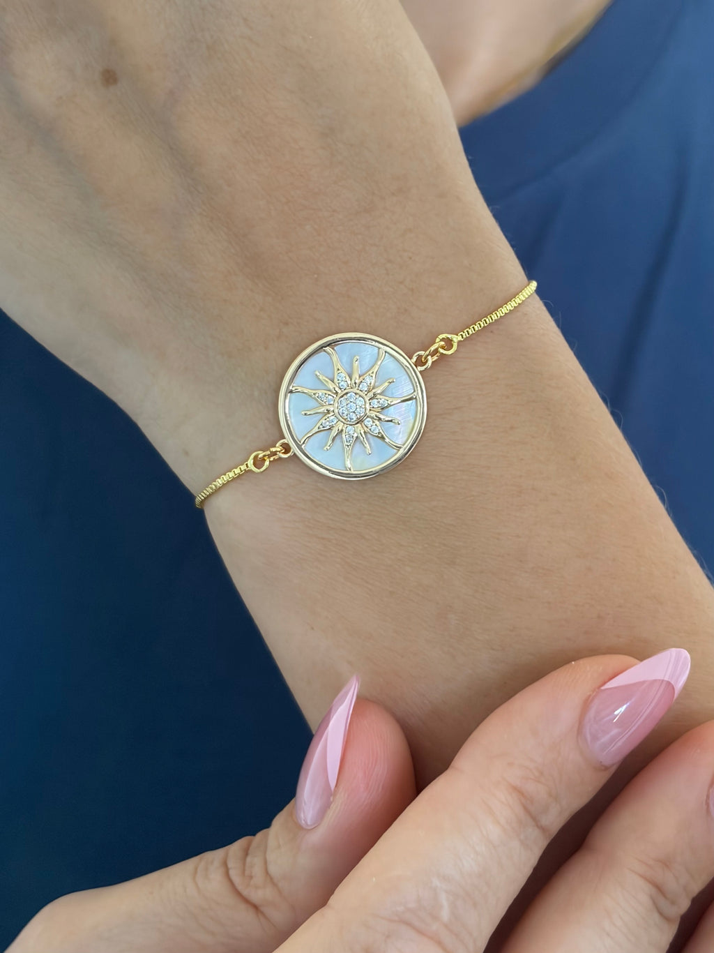 Sun bracelet with slider chain