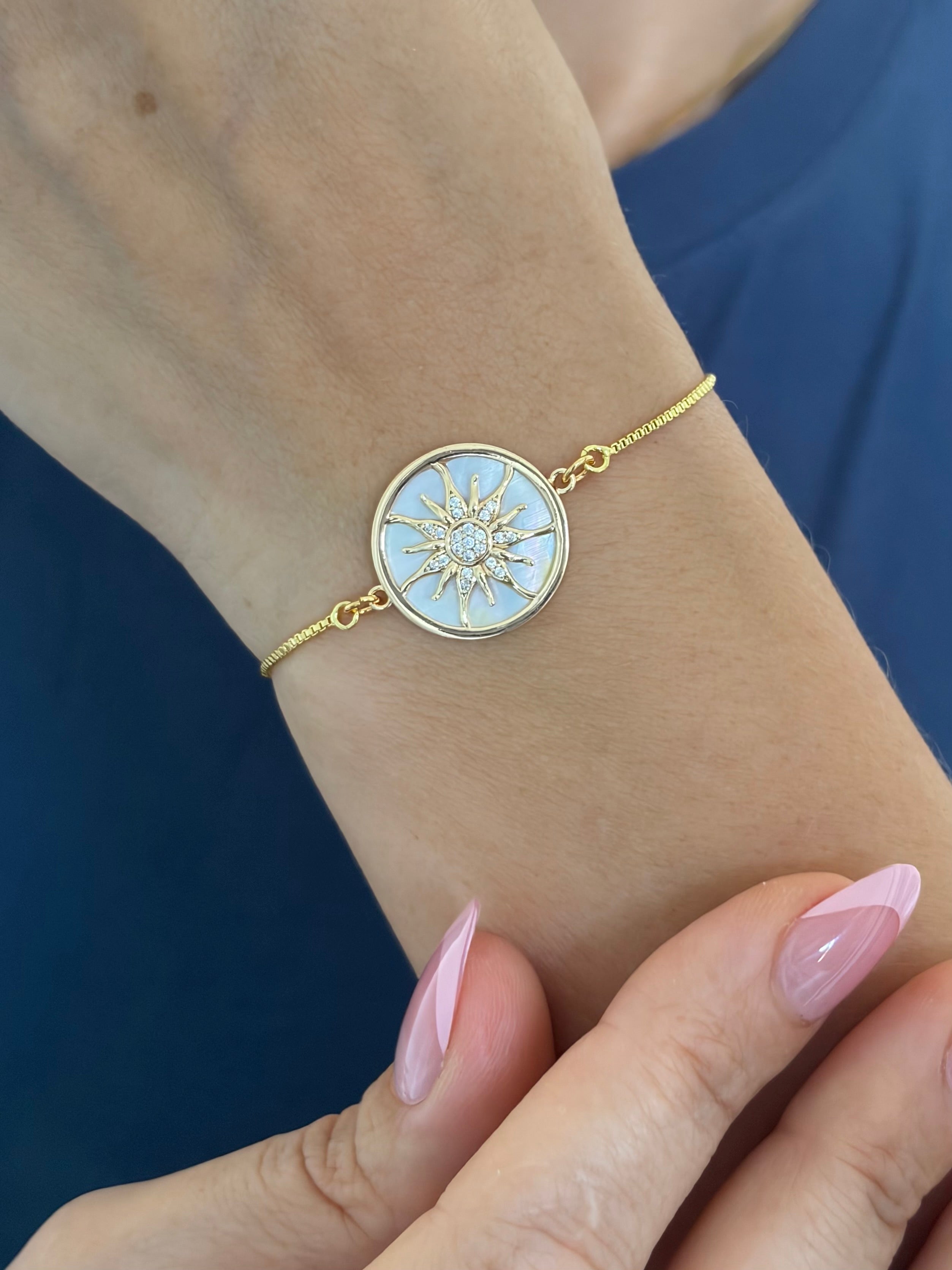 Sun bracelet with slider chain