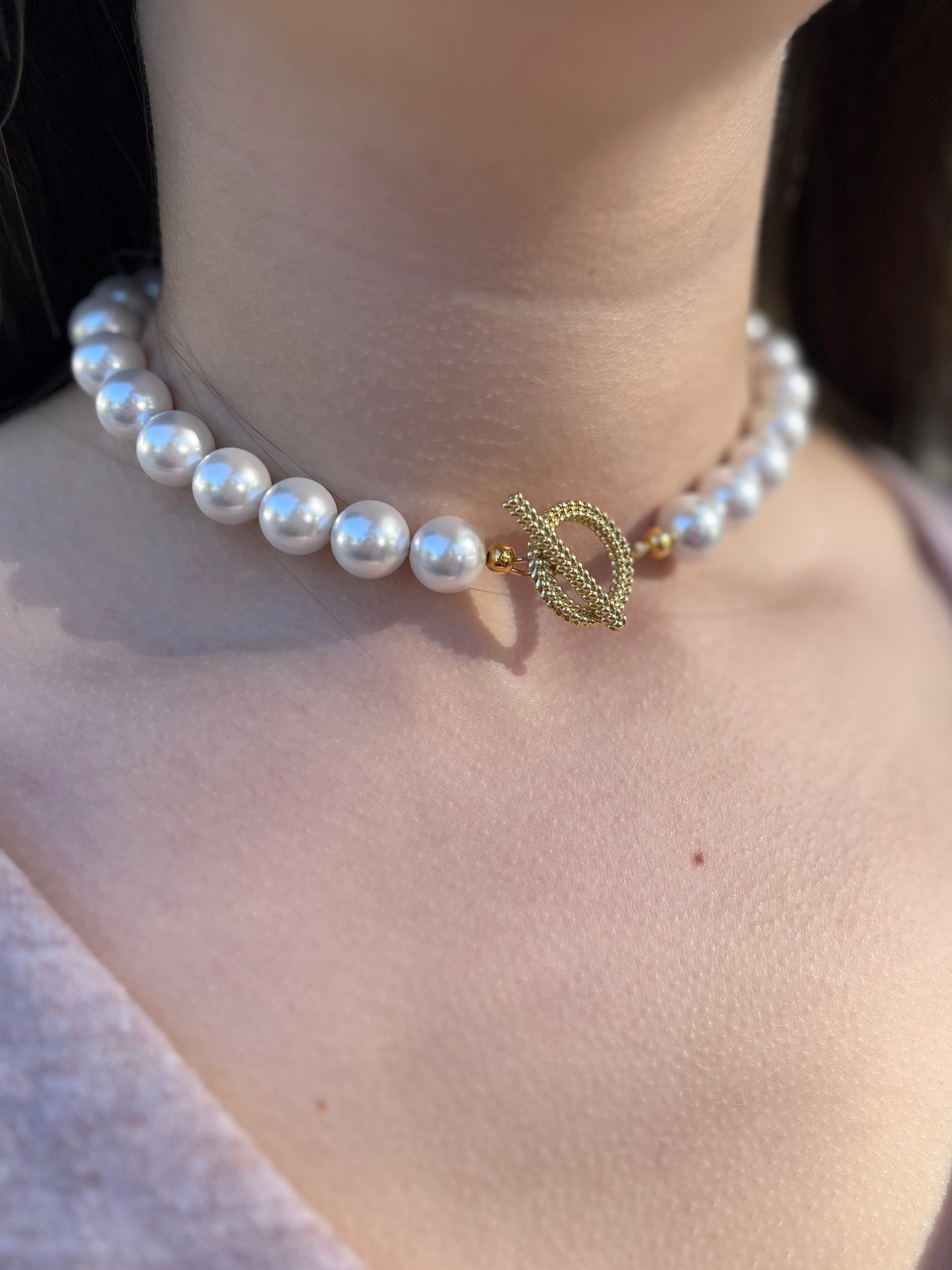 Shell Pearl Choker Necklace and earrings, 18K Gold Plated Clasp