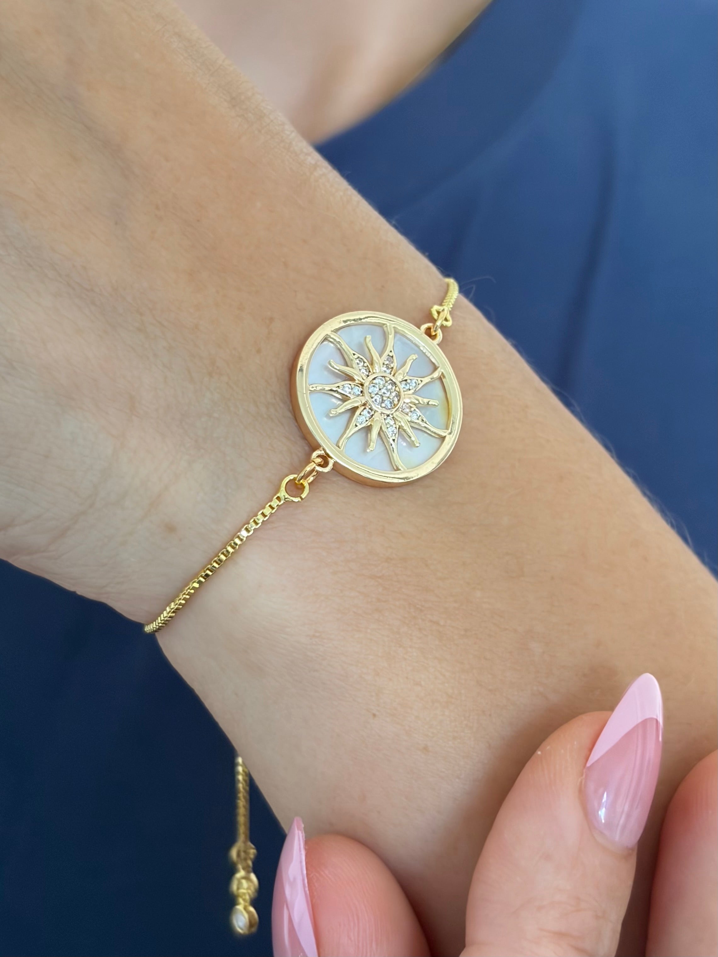 Sun bracelet with slider chain