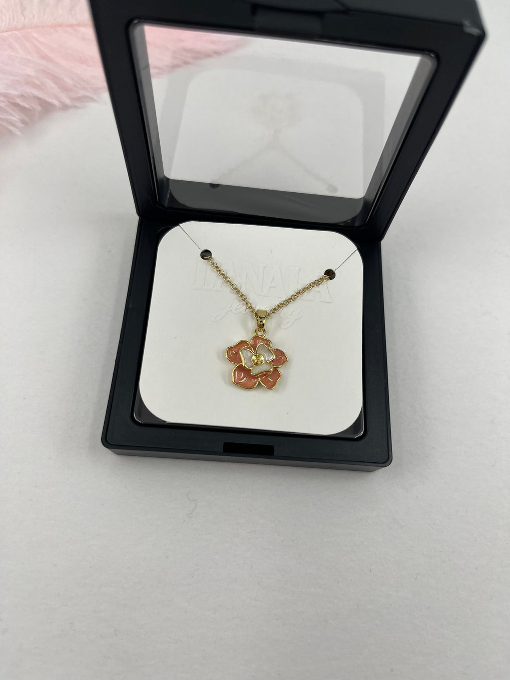 18K Gold Flower Enamel Pendant Necklace