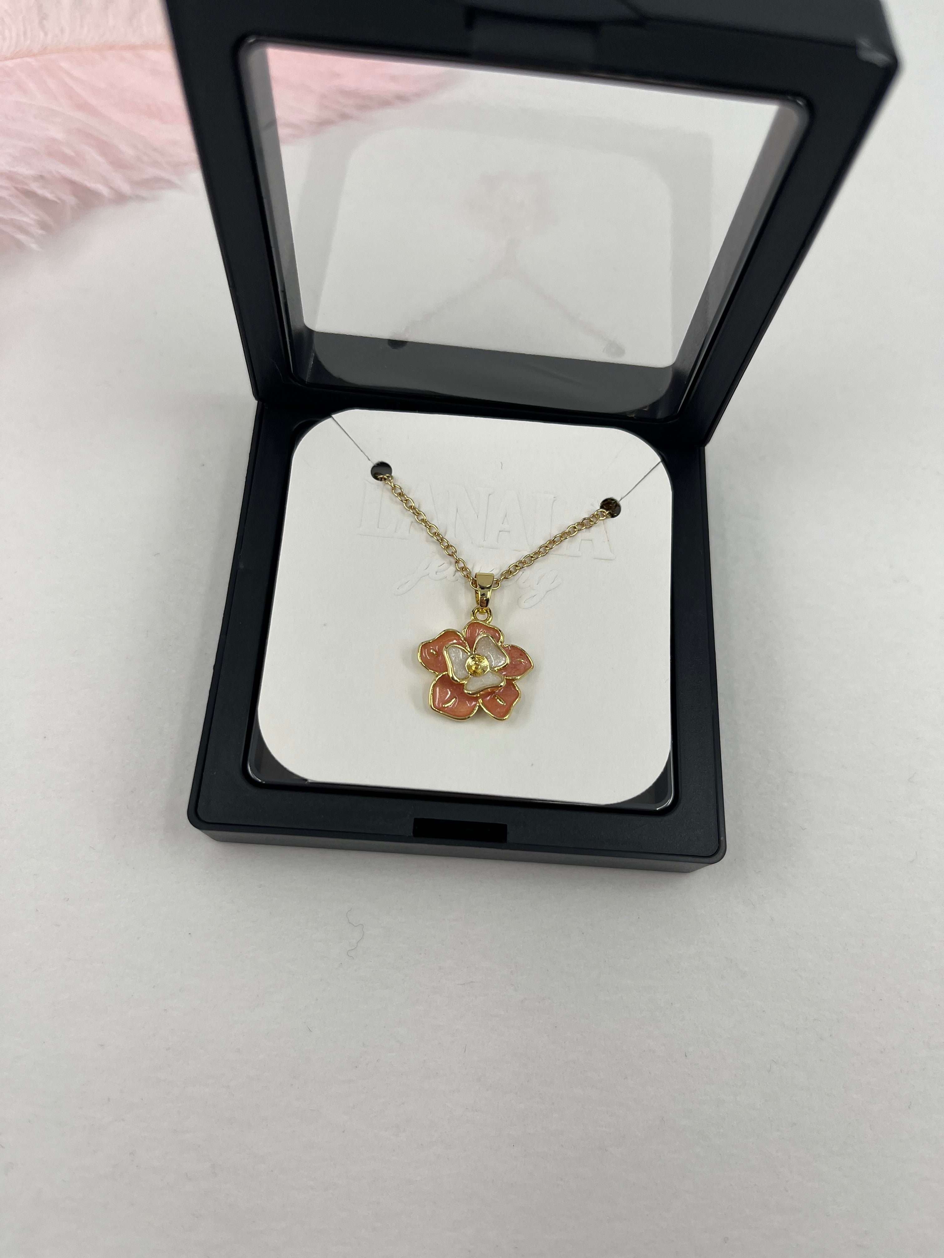 18K Gold Flower Enamel Pendant Necklace