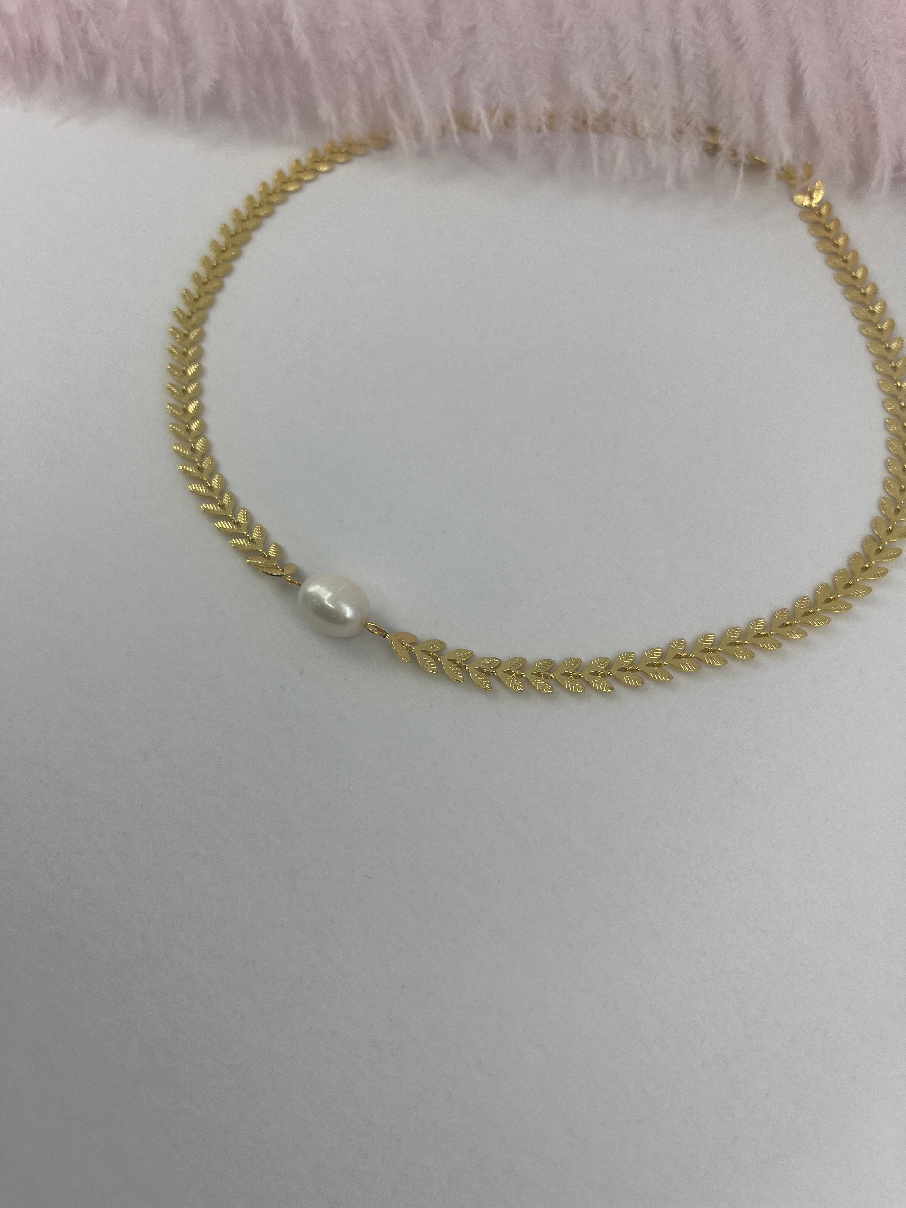 18K Gold Chain choker with natural pearl