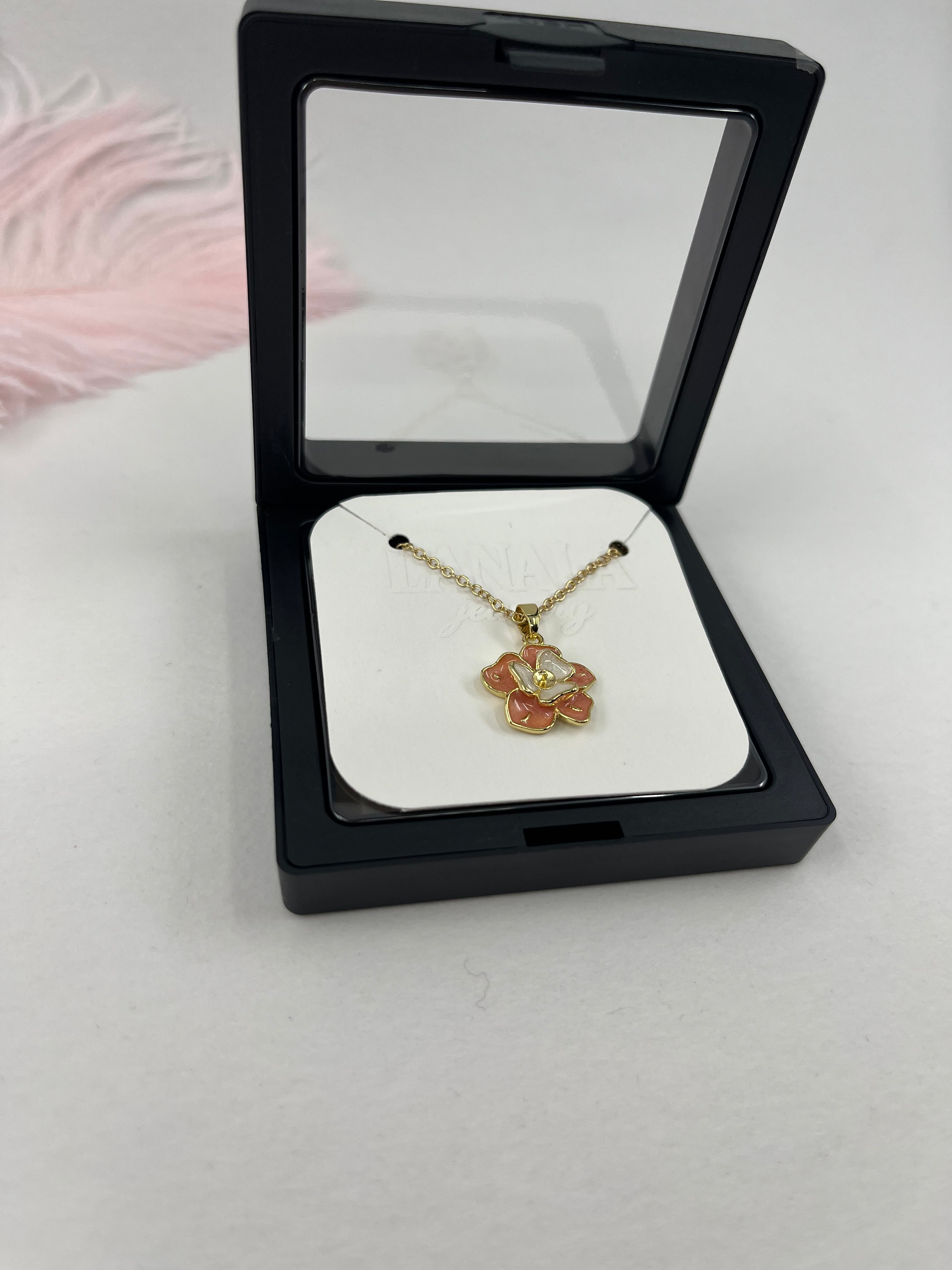 18K Gold Flower Enamel Pendant Necklace