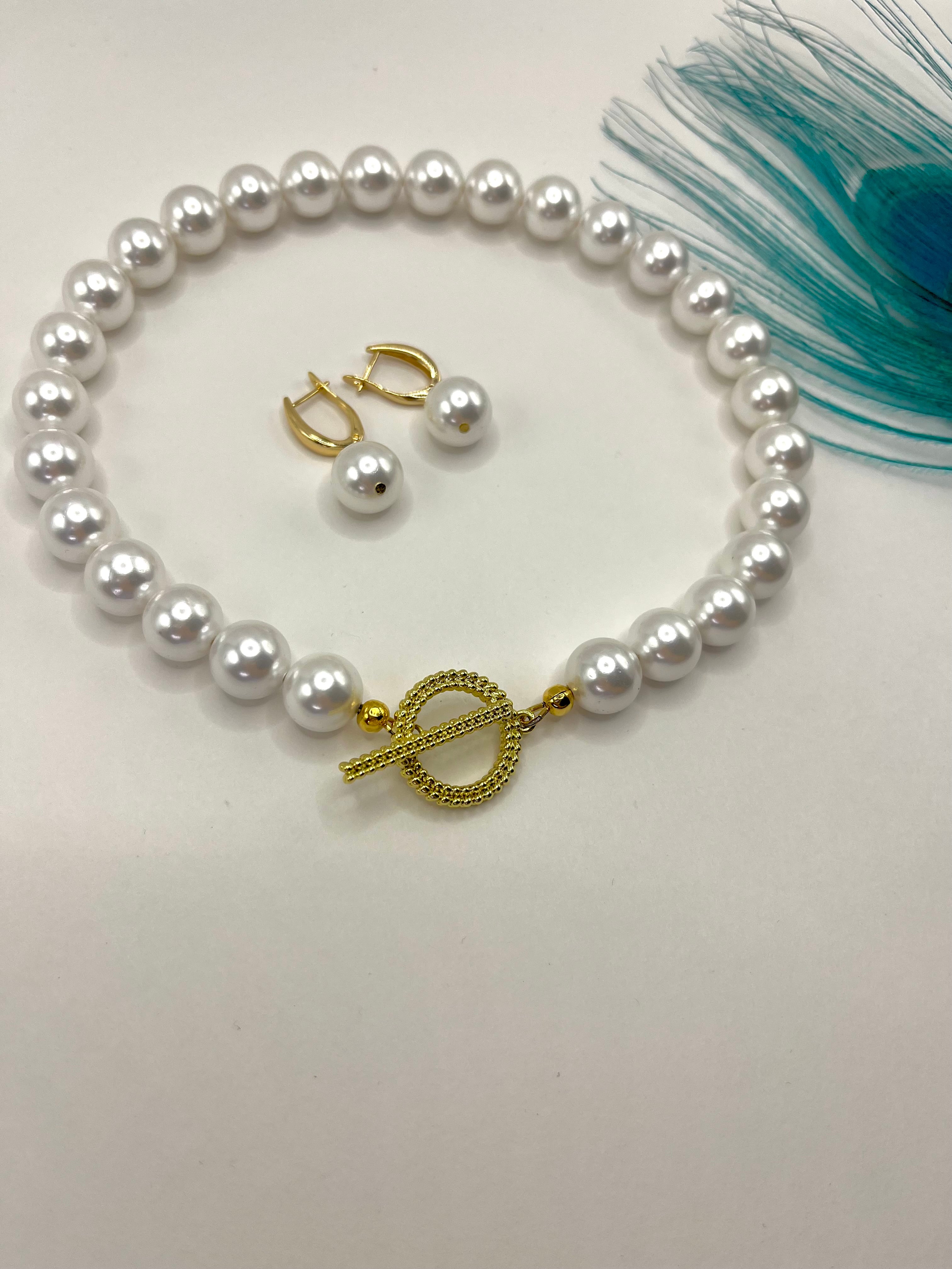Shell Pearl Choker Necklace and earrings, 18K Gold Plated Clasp