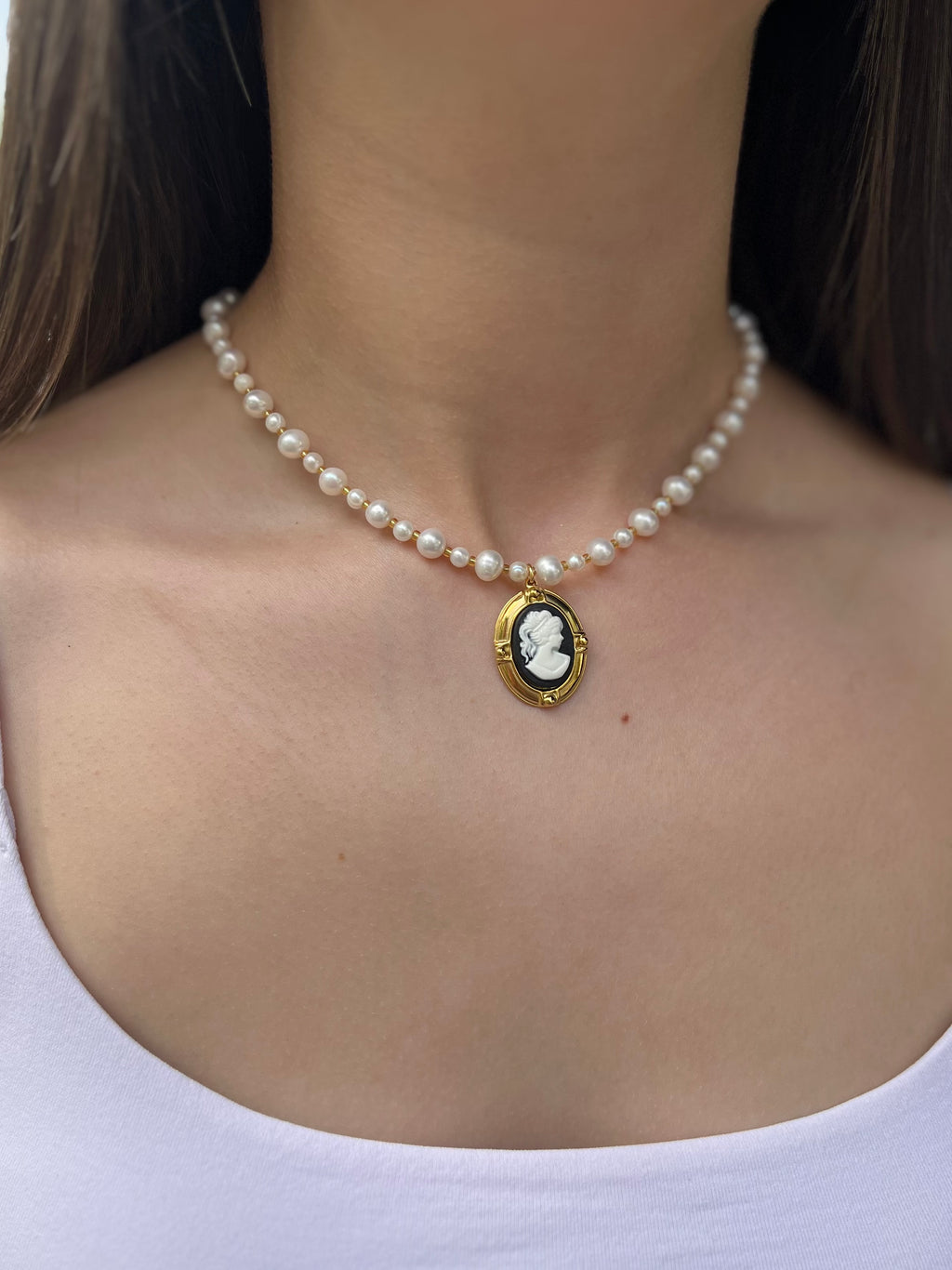 Pearl Necklace with cameo pendant: 18K Gold Plated