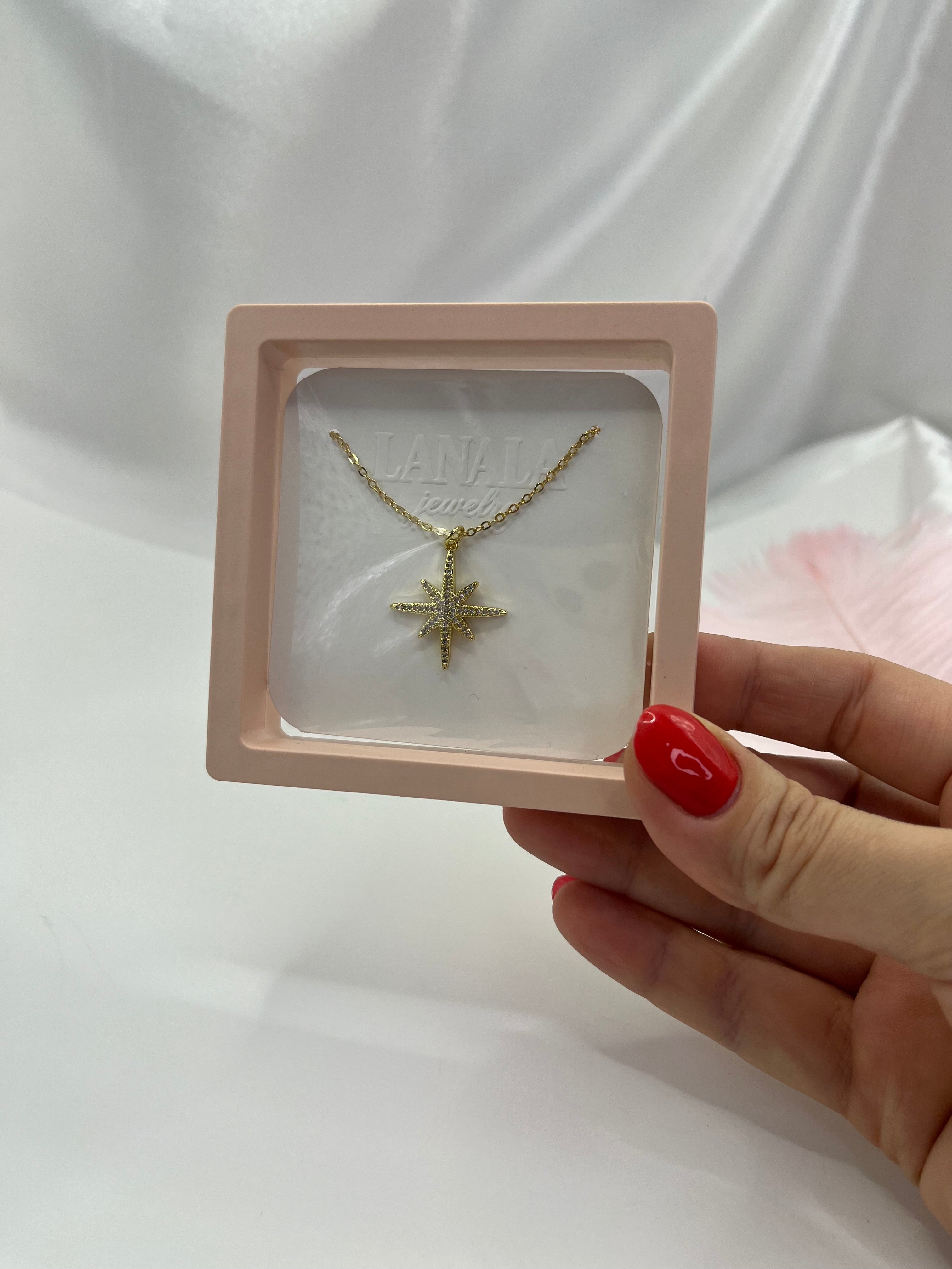 Choker necklace with zirconia star pendants: 18K Gold Plated