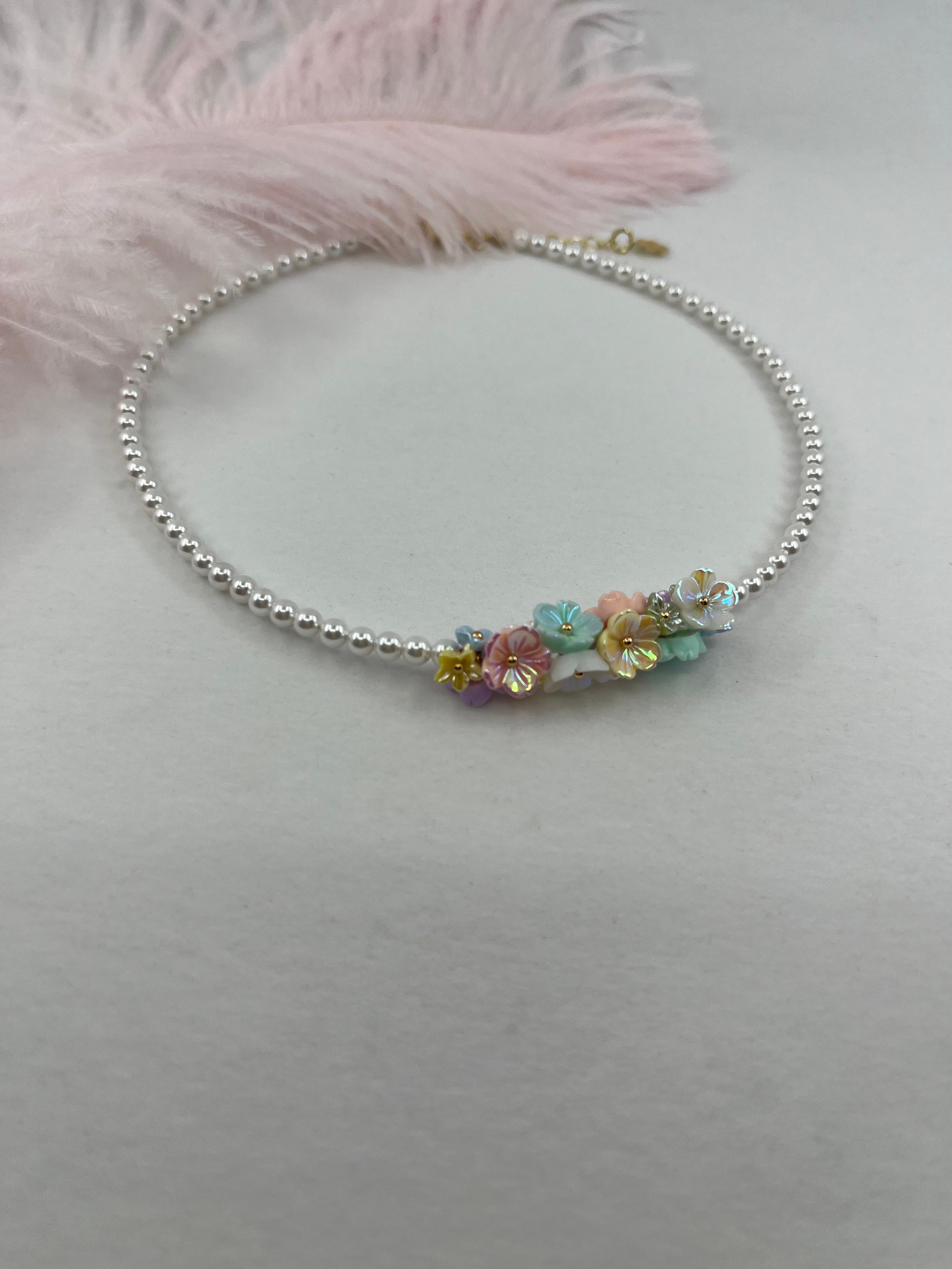 Pearl Flowers Choker Necklace with earrings : 18K Gold Plated