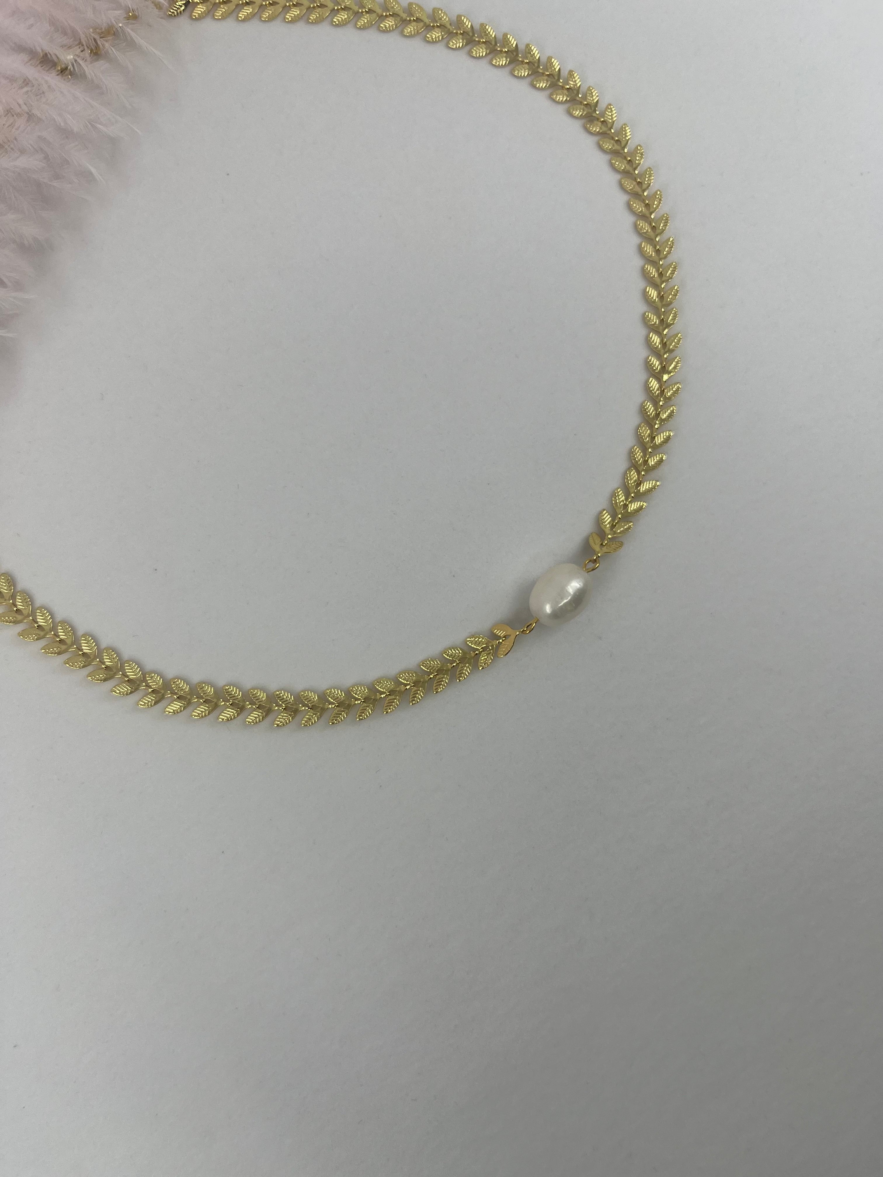 18K Gold Chain choker with natural pearl