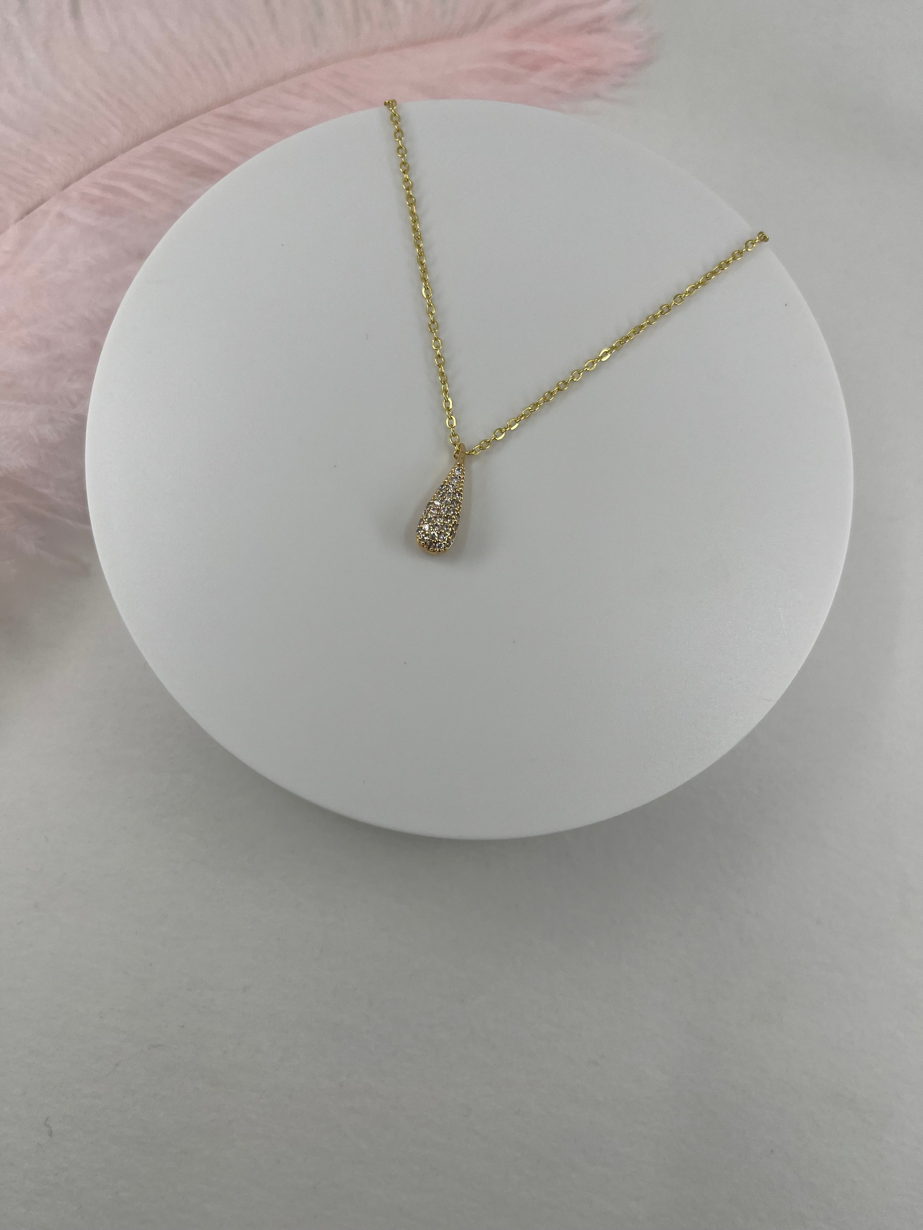 Choker necklace with zirconia teardrop pendants: 18K Gold Plated