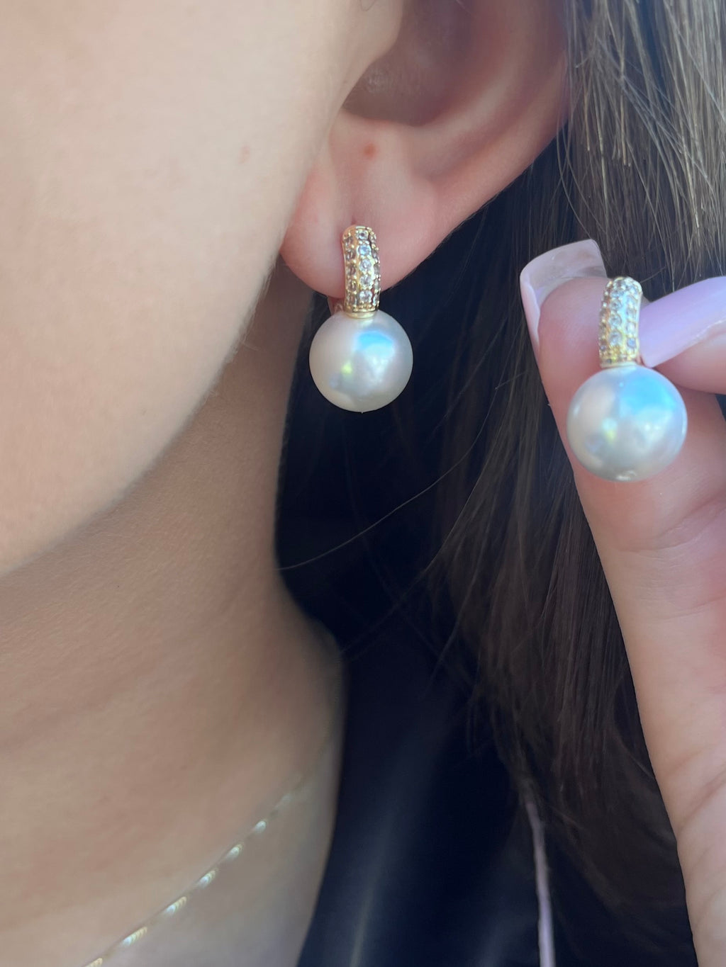 Natural Pearl Shell Gold Zirconia Earrings