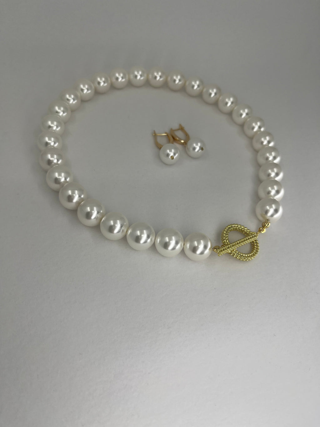 Shell Pearl Necklace and earrings, 18K Gold Plated Clasp