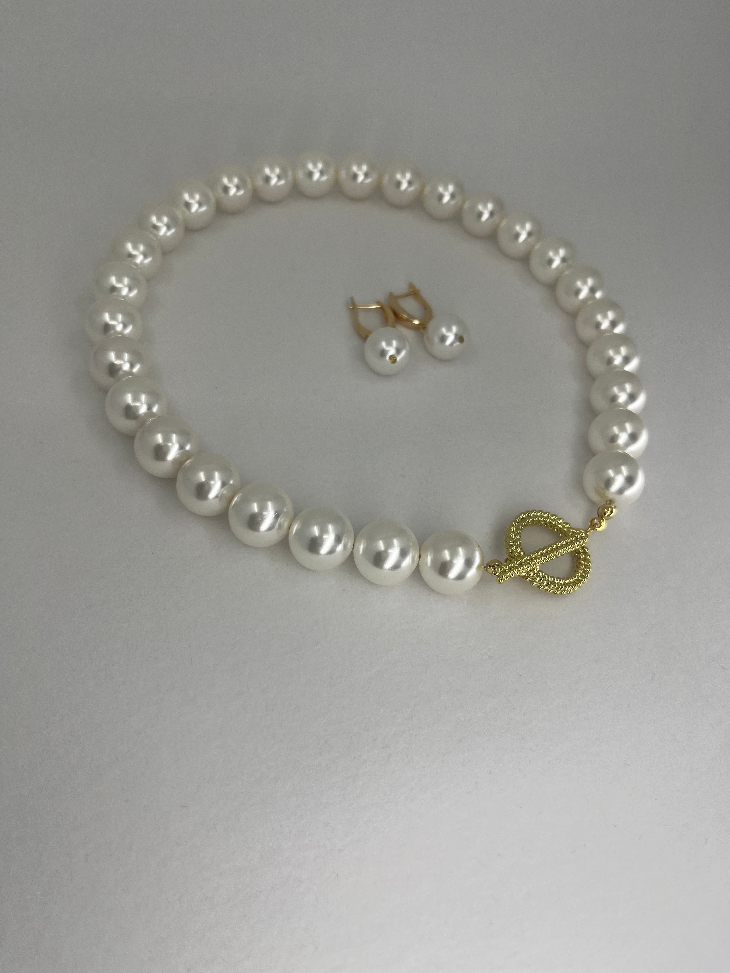 Shell Pearl Necklace and earrings, 18K Gold Plated Clasp