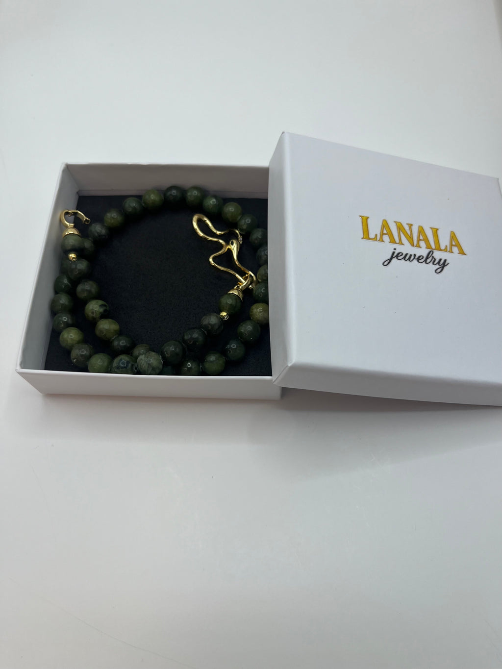 Natural Taiwan Jade Necklace with 18K Gold Snake Clasp