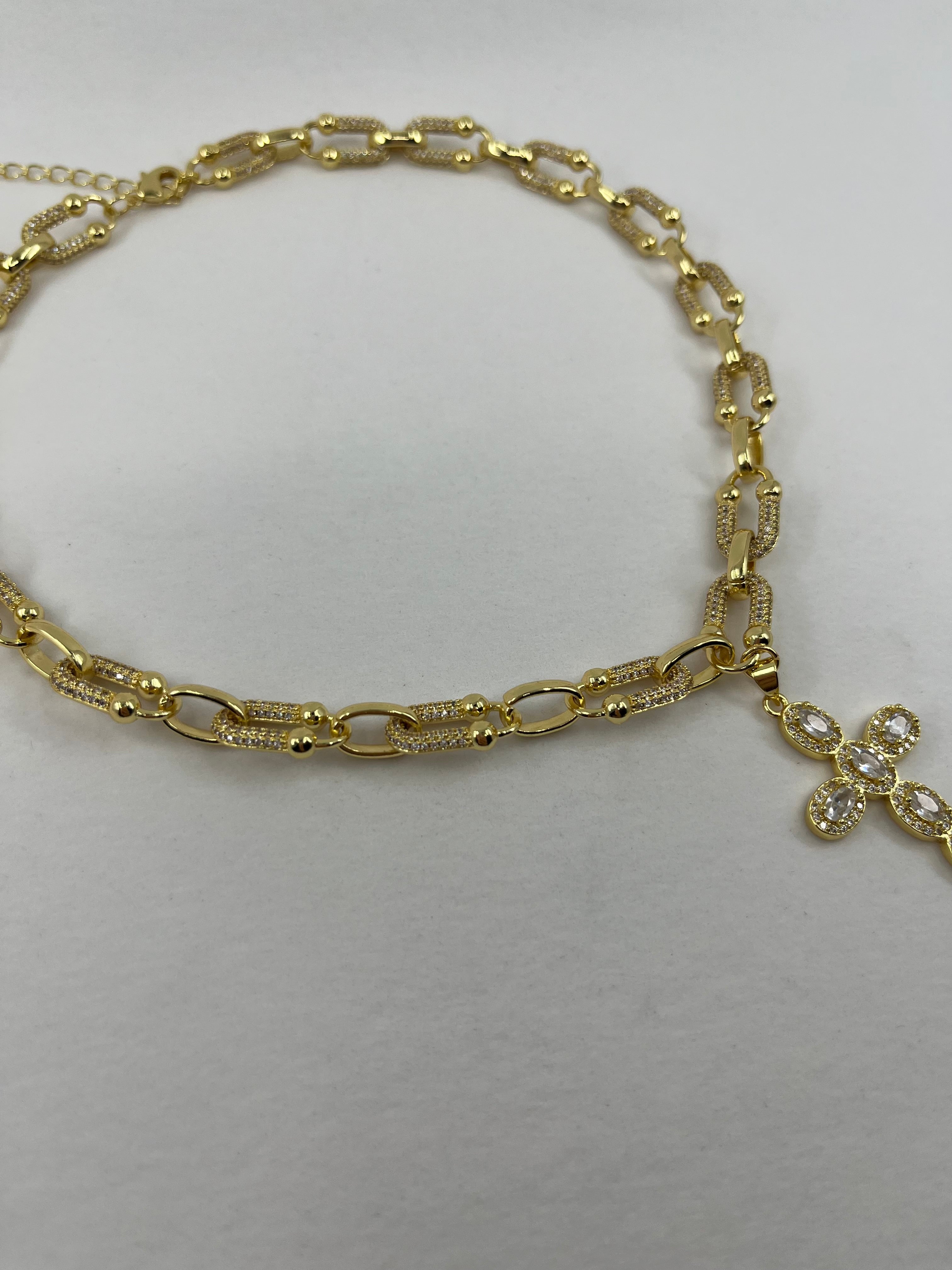 Zirconia chain necklace with cross pendant