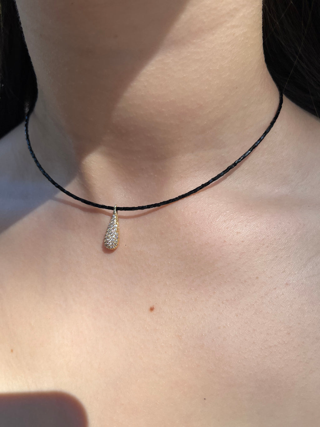 Beaded choker with zirconia teardrop pendants: 18K Gold Plated