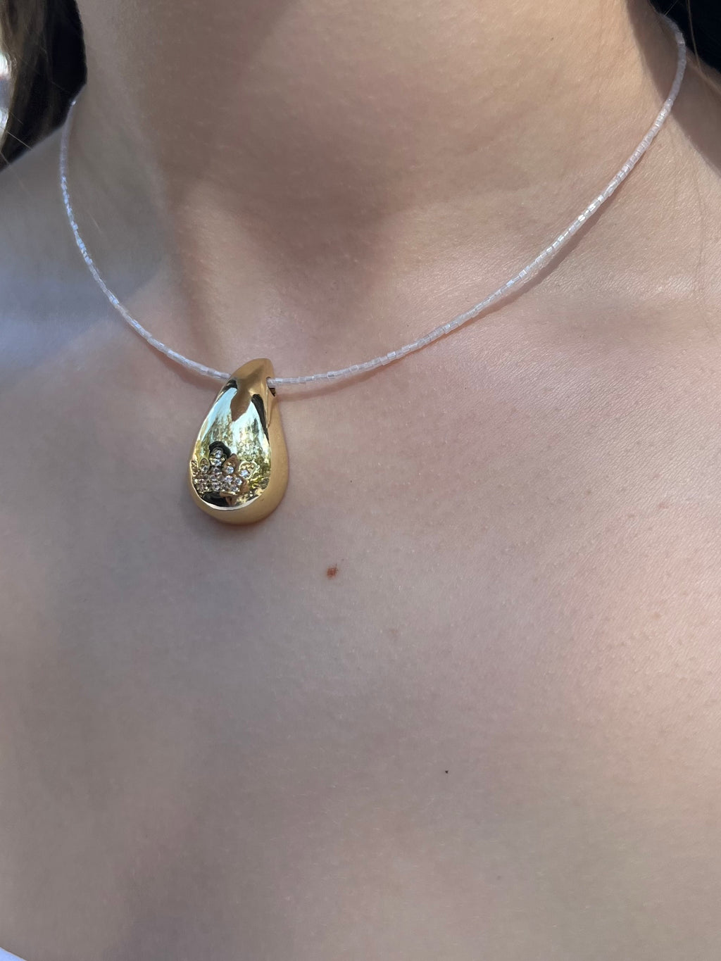 Beaded choker with gold teardrop crown pendants: 18K Gold Plated