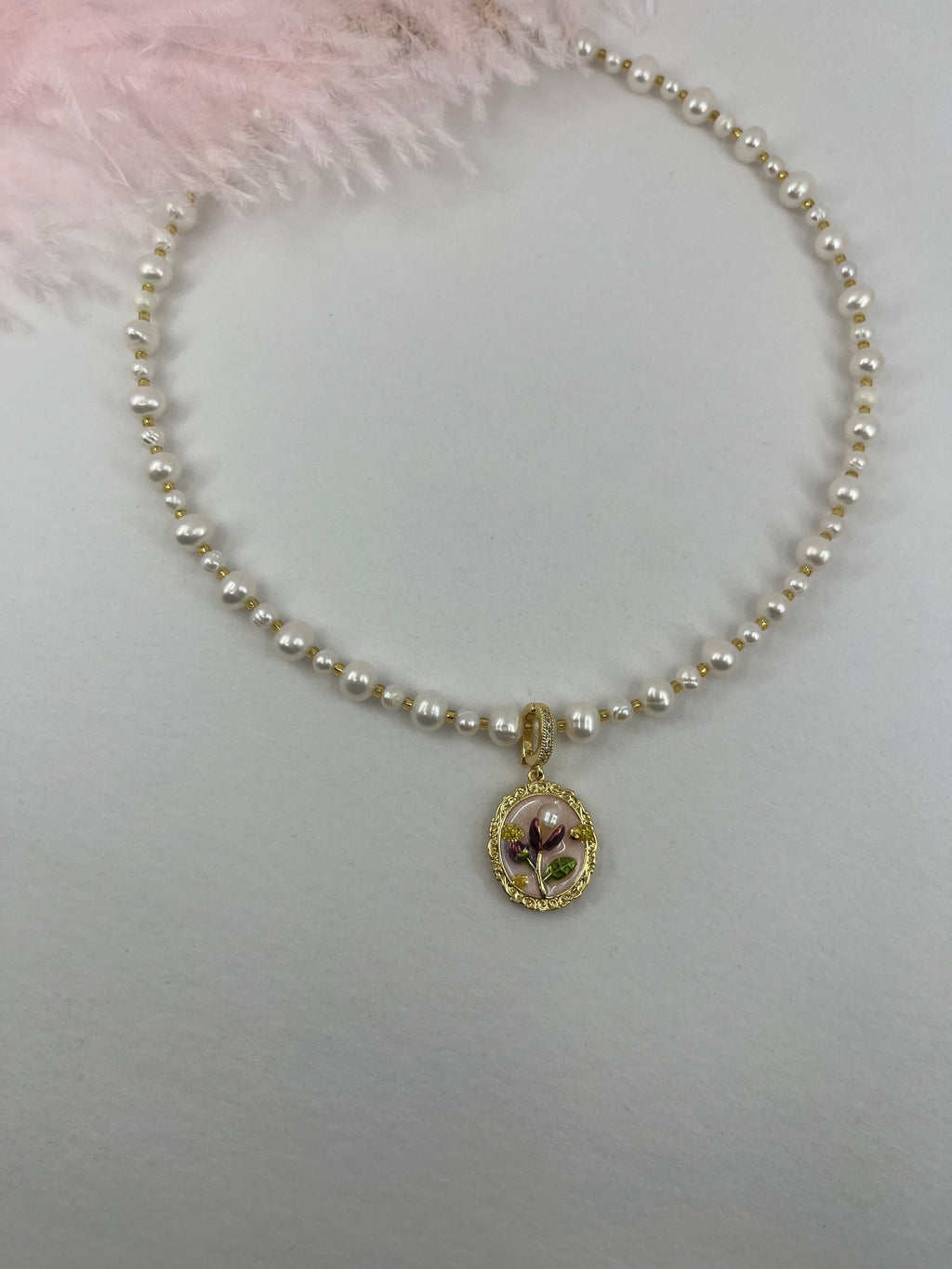 Pearl Necklace with enamel pendant: 18K Gold Plated